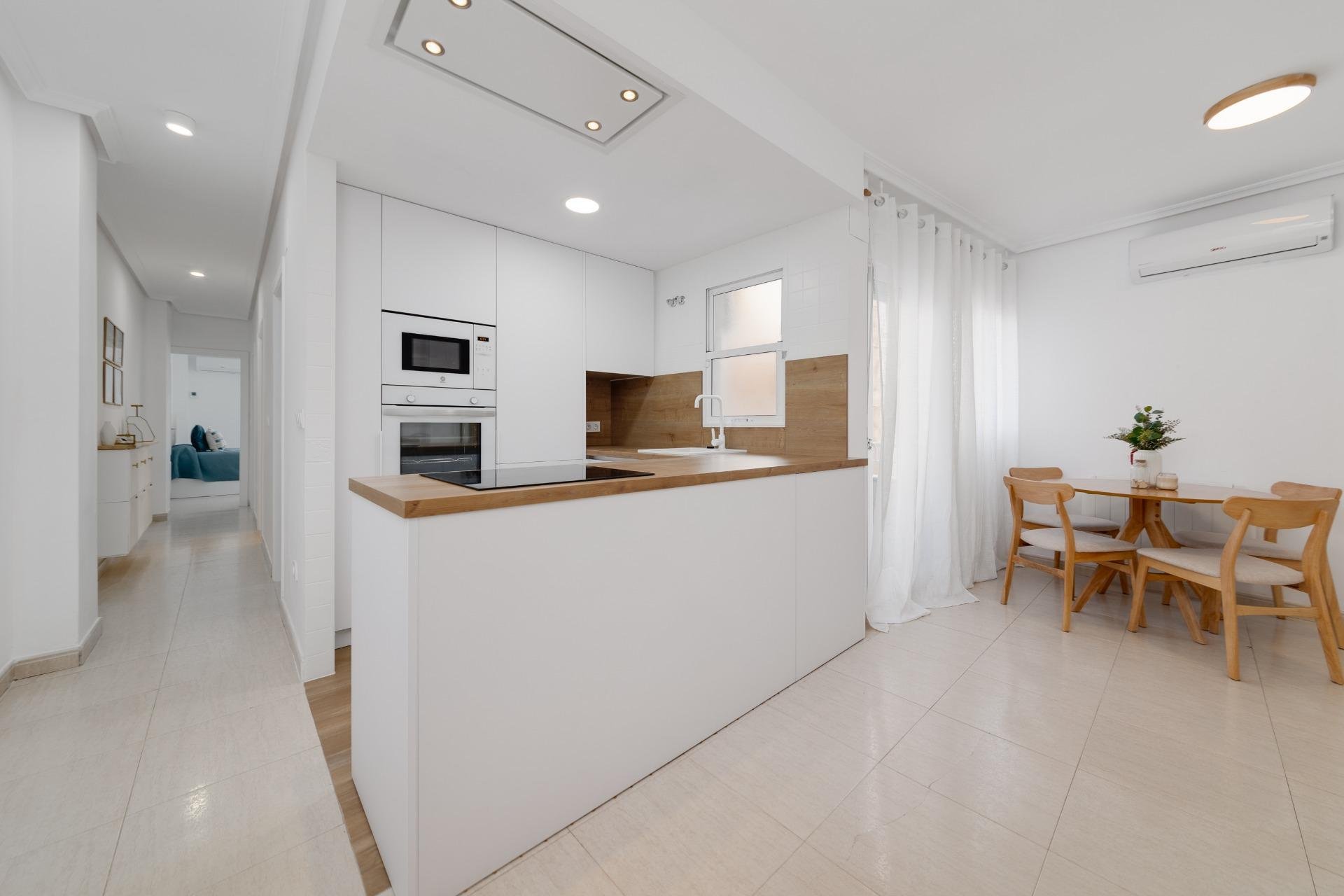 Resale - Apartamento - Torrevieja - Centro