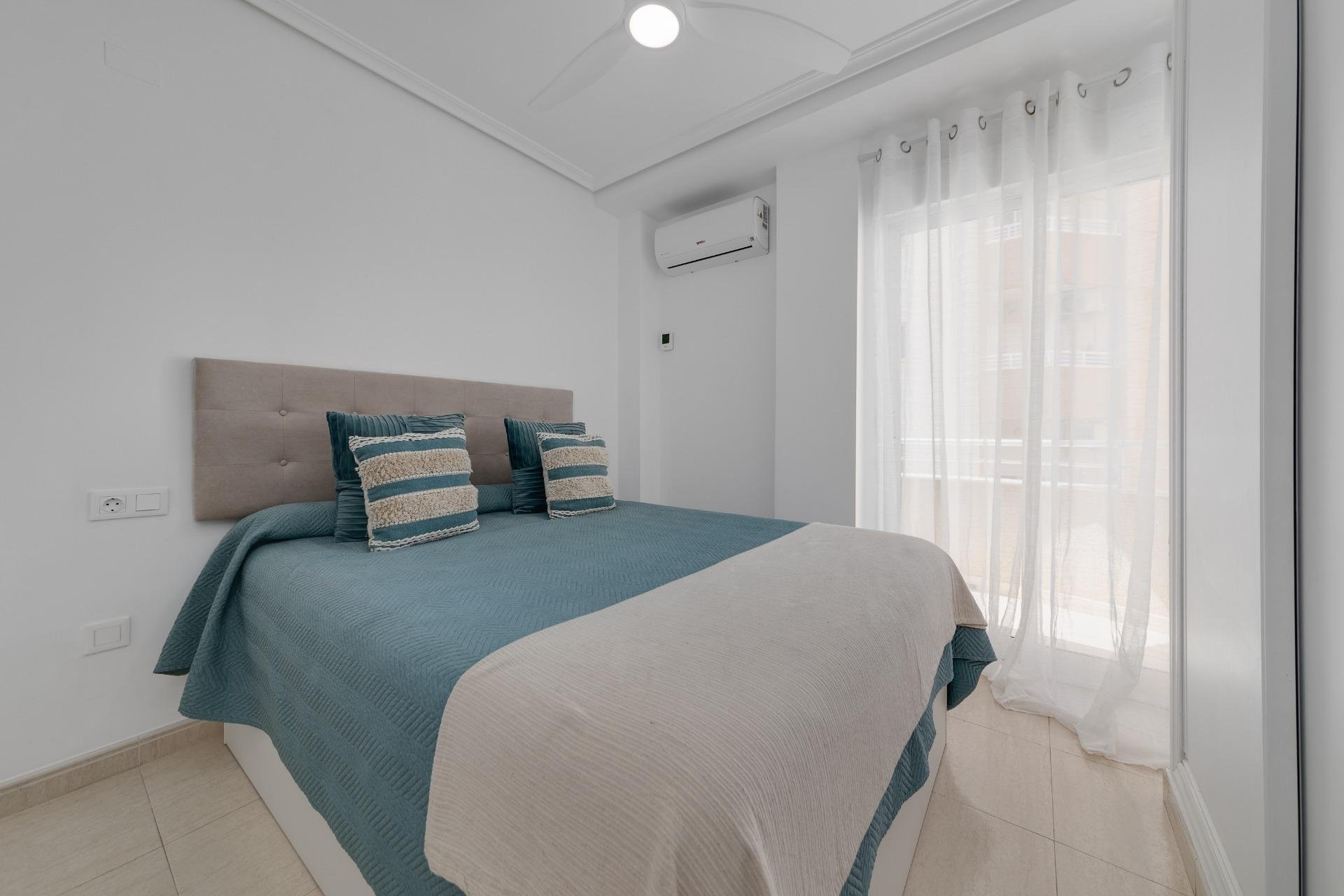 Resale - Apartamento - Torrevieja - Centro