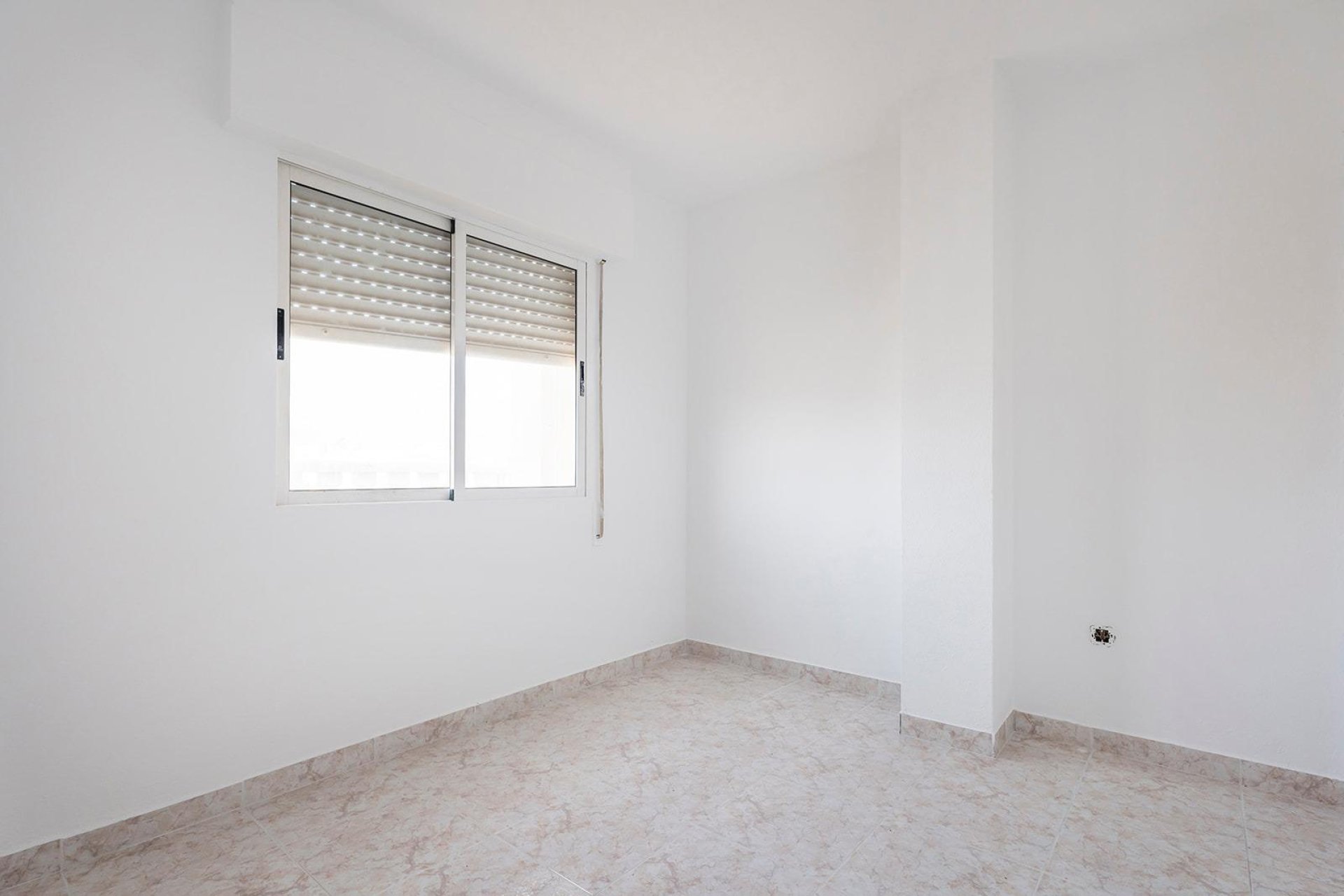 Resale - Apartamento - Torrevieja - Estacion de autobuses