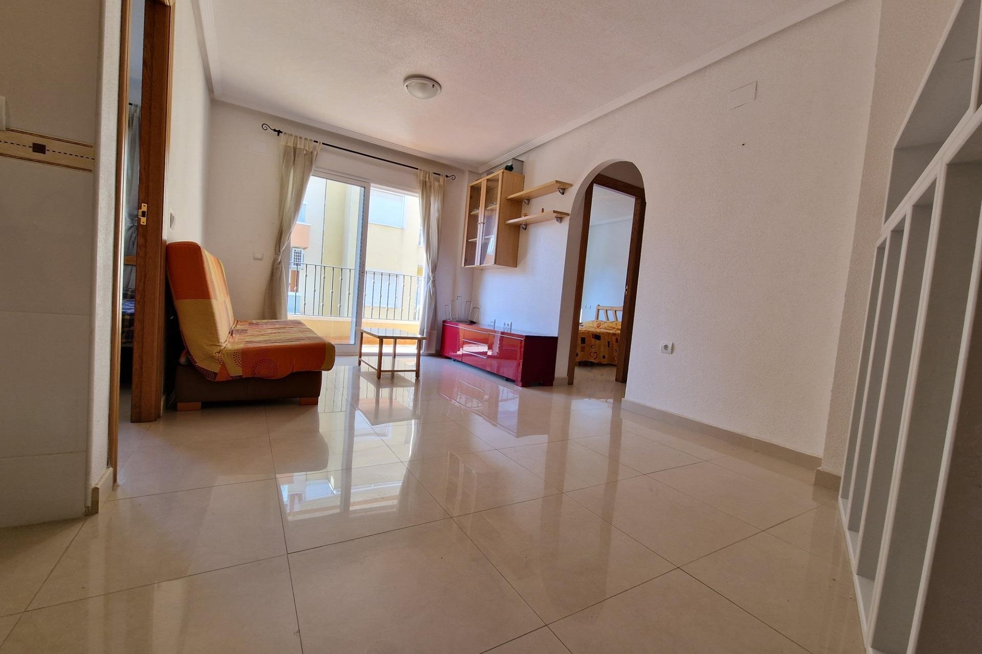 Resale - Apartamento - Torrevieja - Estacion de autobuses