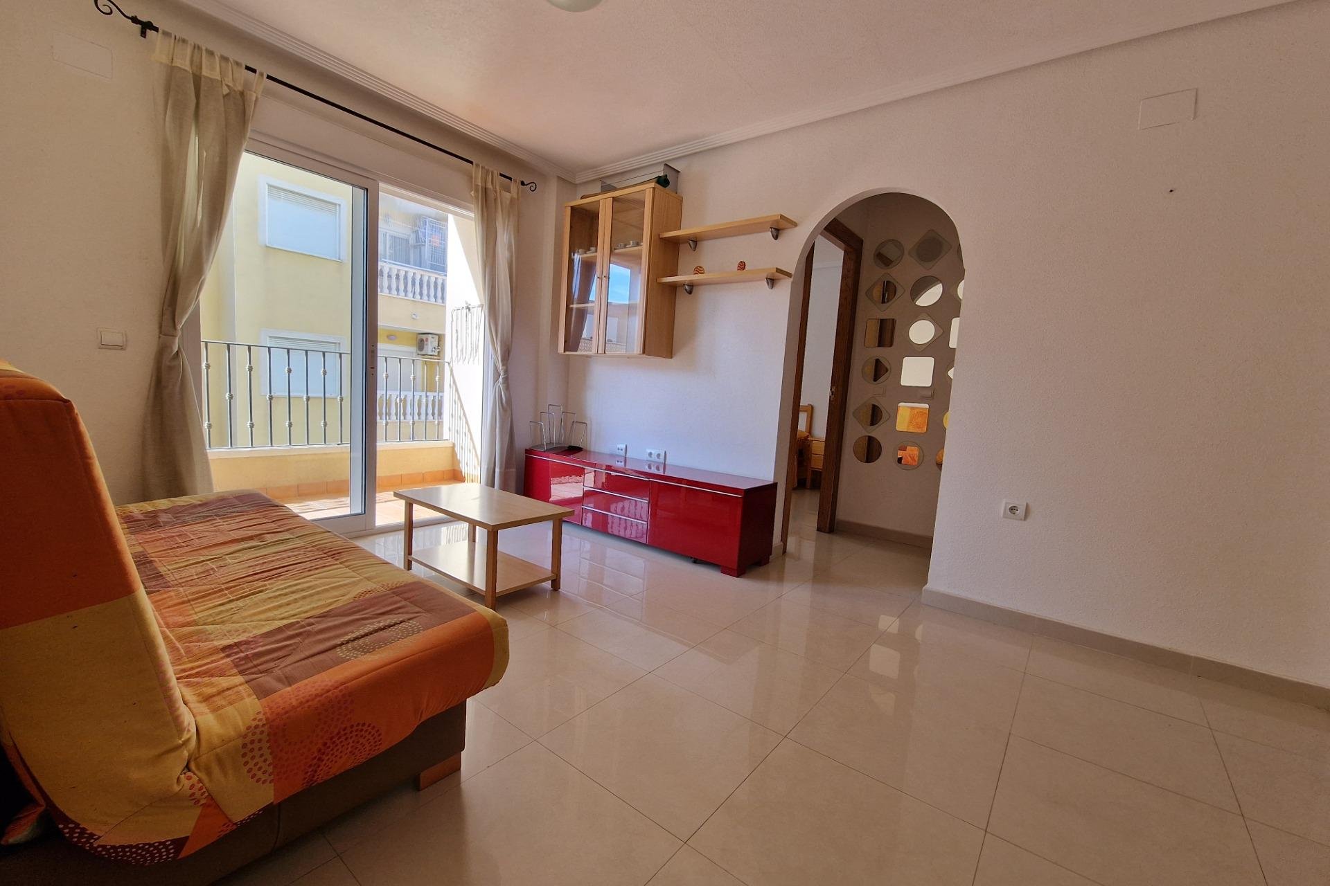 Resale - Apartamento - Torrevieja - Estacion de autobuses