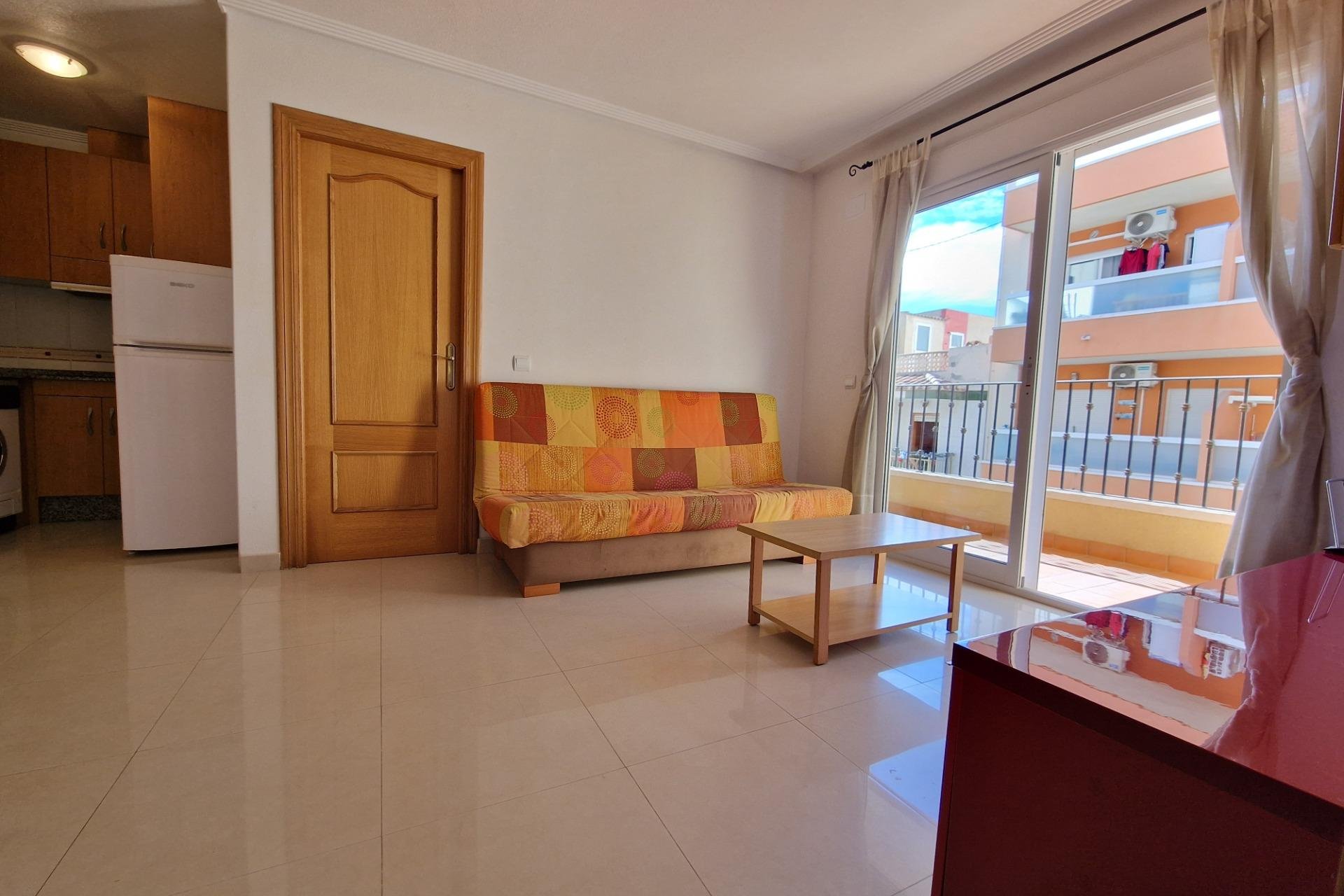 Resale - Apartamento - Torrevieja - Estacion de autobuses