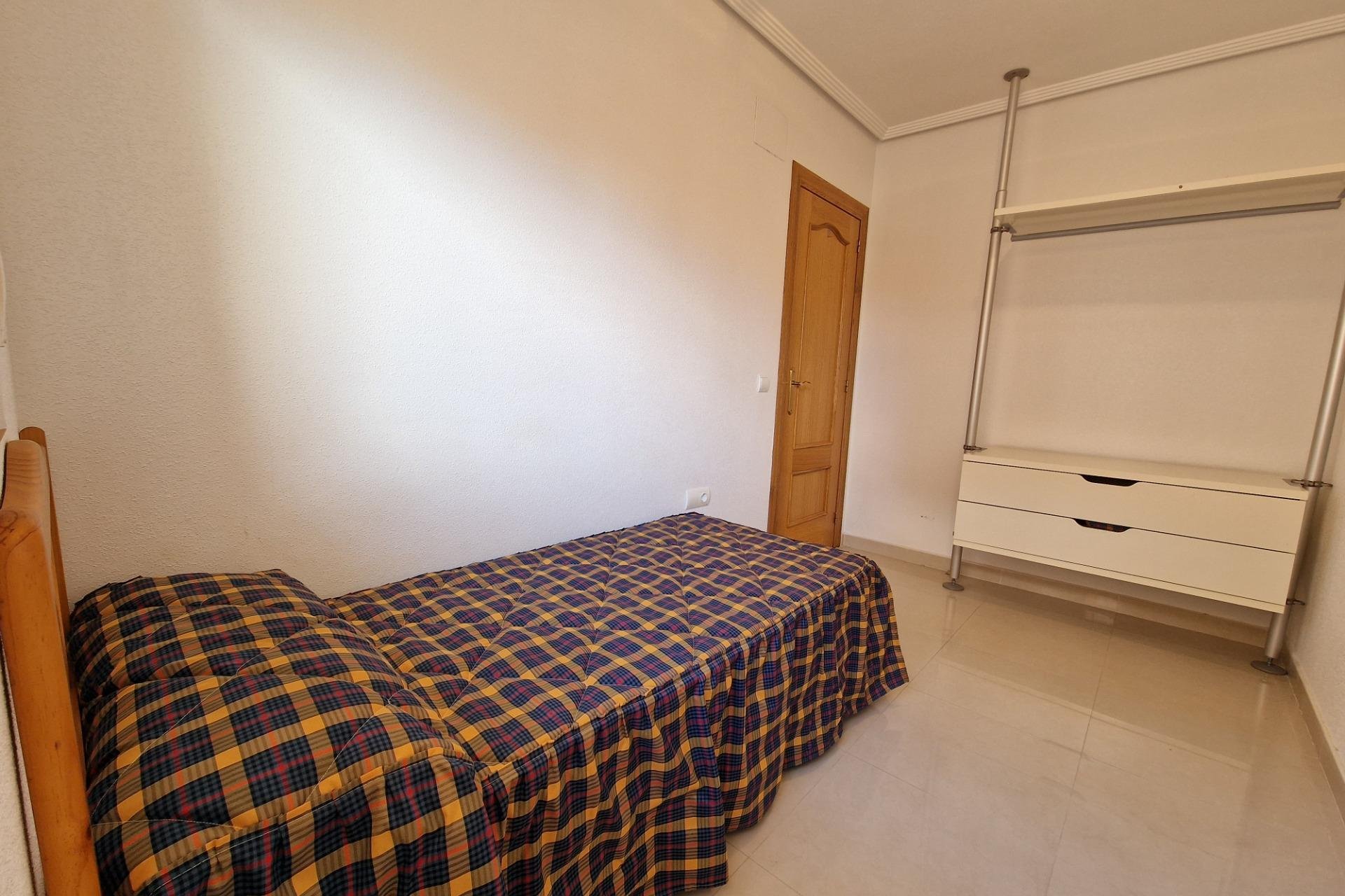 Resale - Apartamento - Torrevieja - Estacion de autobuses