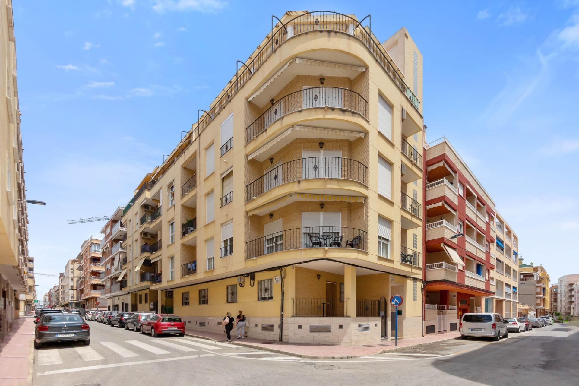 Resale - Apartamento - Torrevieja - Estacion de autobuses