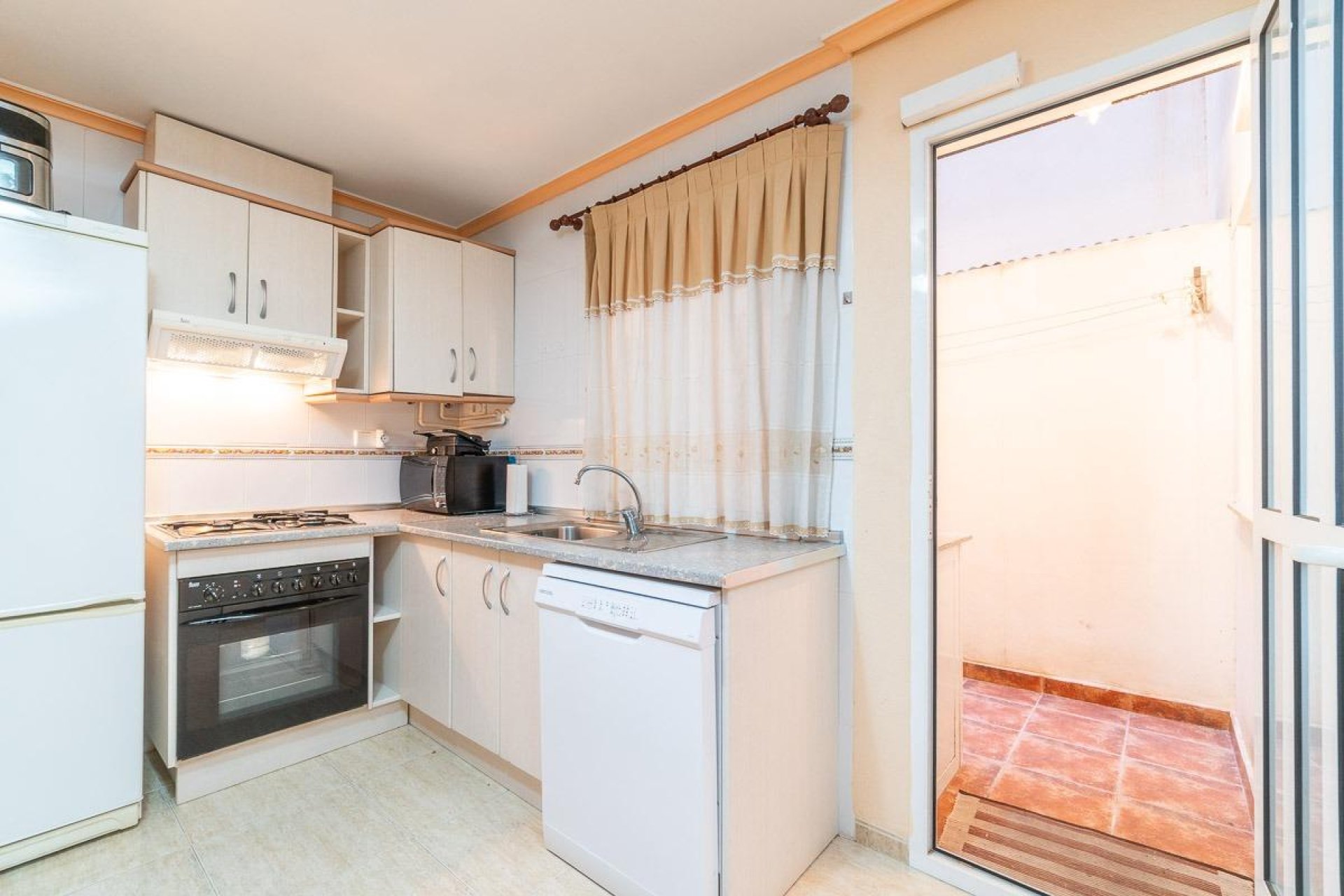 Resale - Apartamento - Torrevieja - Estacion de autobuses