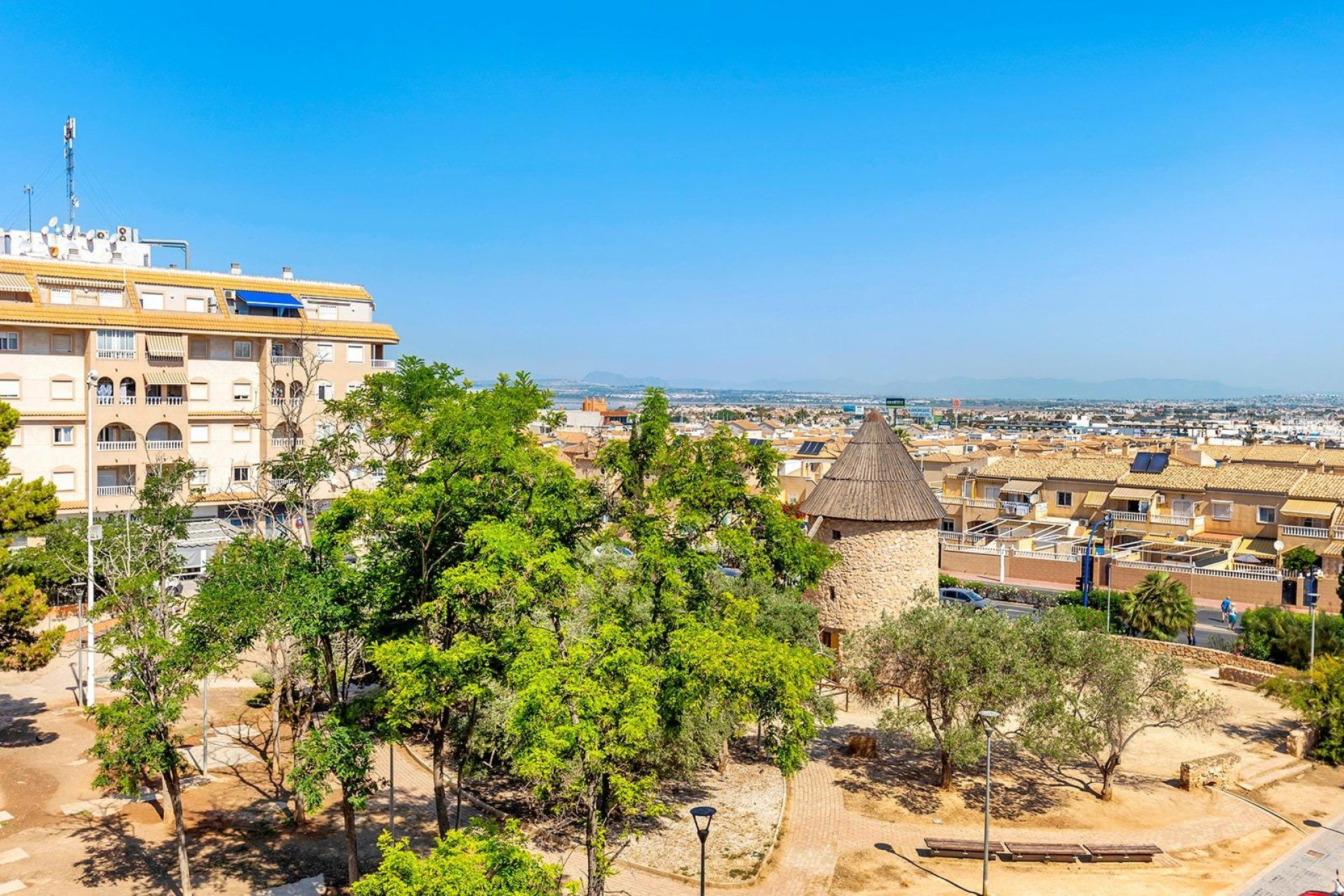 Resale - Apartamento - Torrevieja - Estacion de autobuses