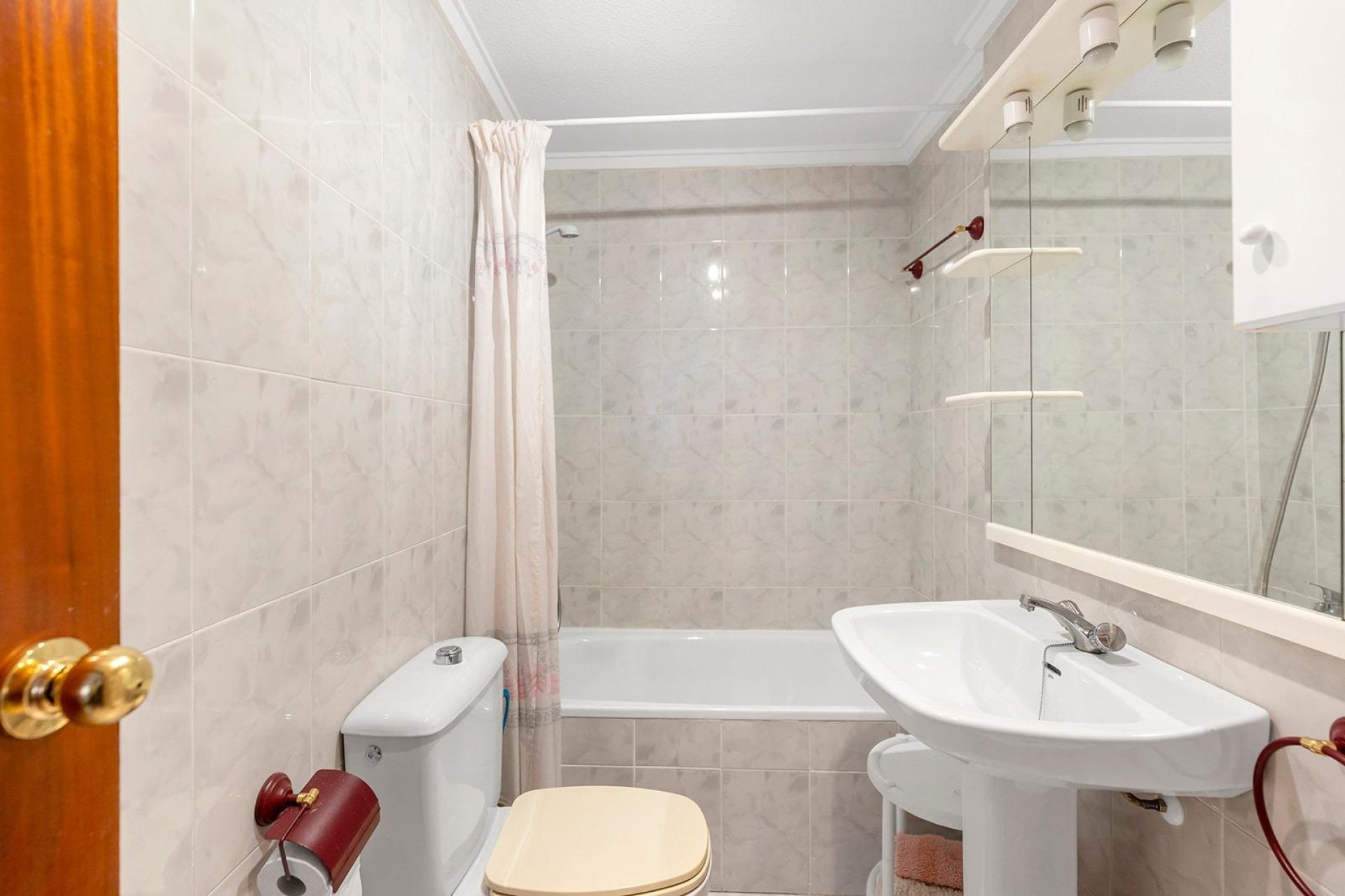 Resale - Apartamento - Torrevieja - Estacion de autobuses