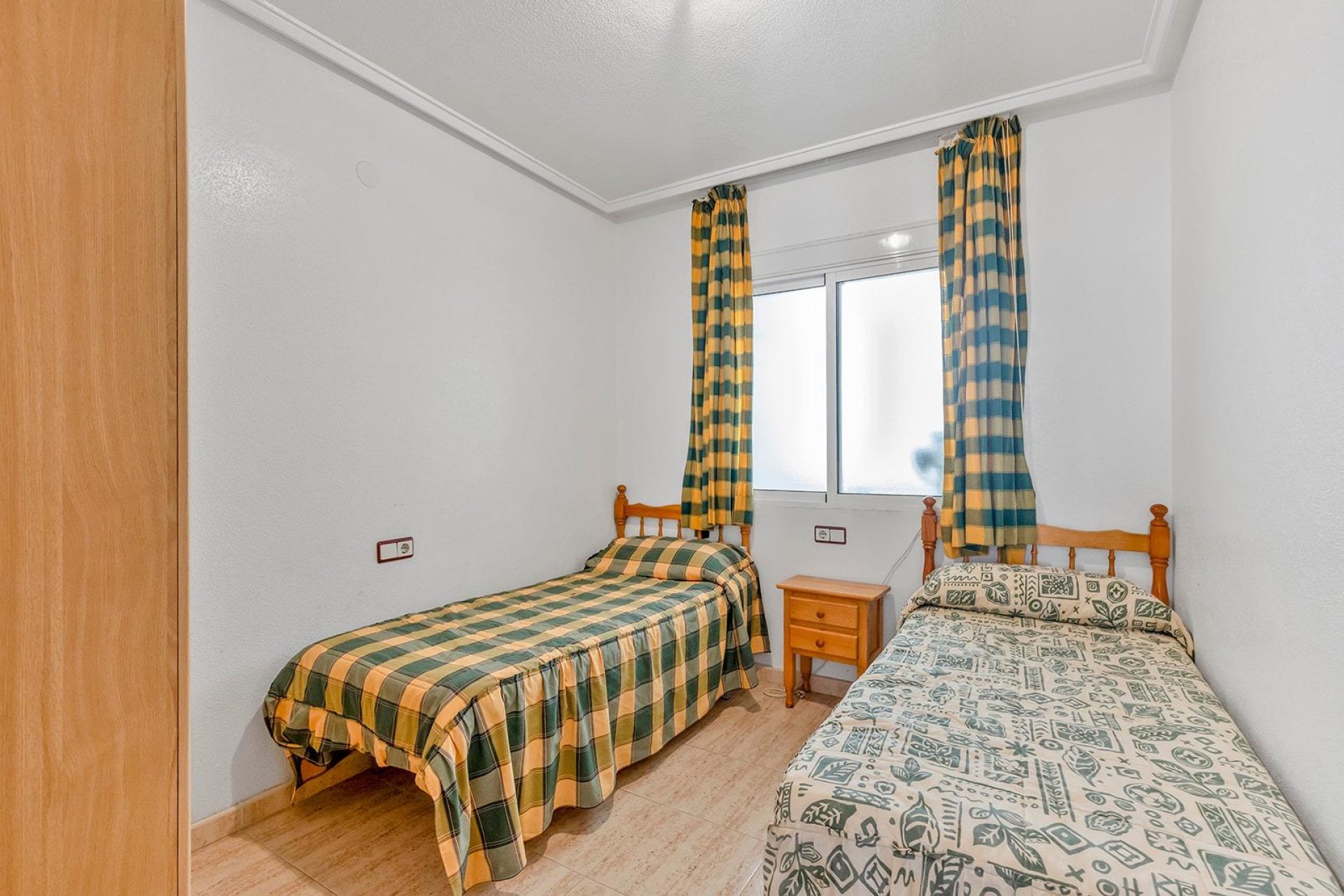 Resale - Apartamento - Torrevieja - Estacion de autobuses