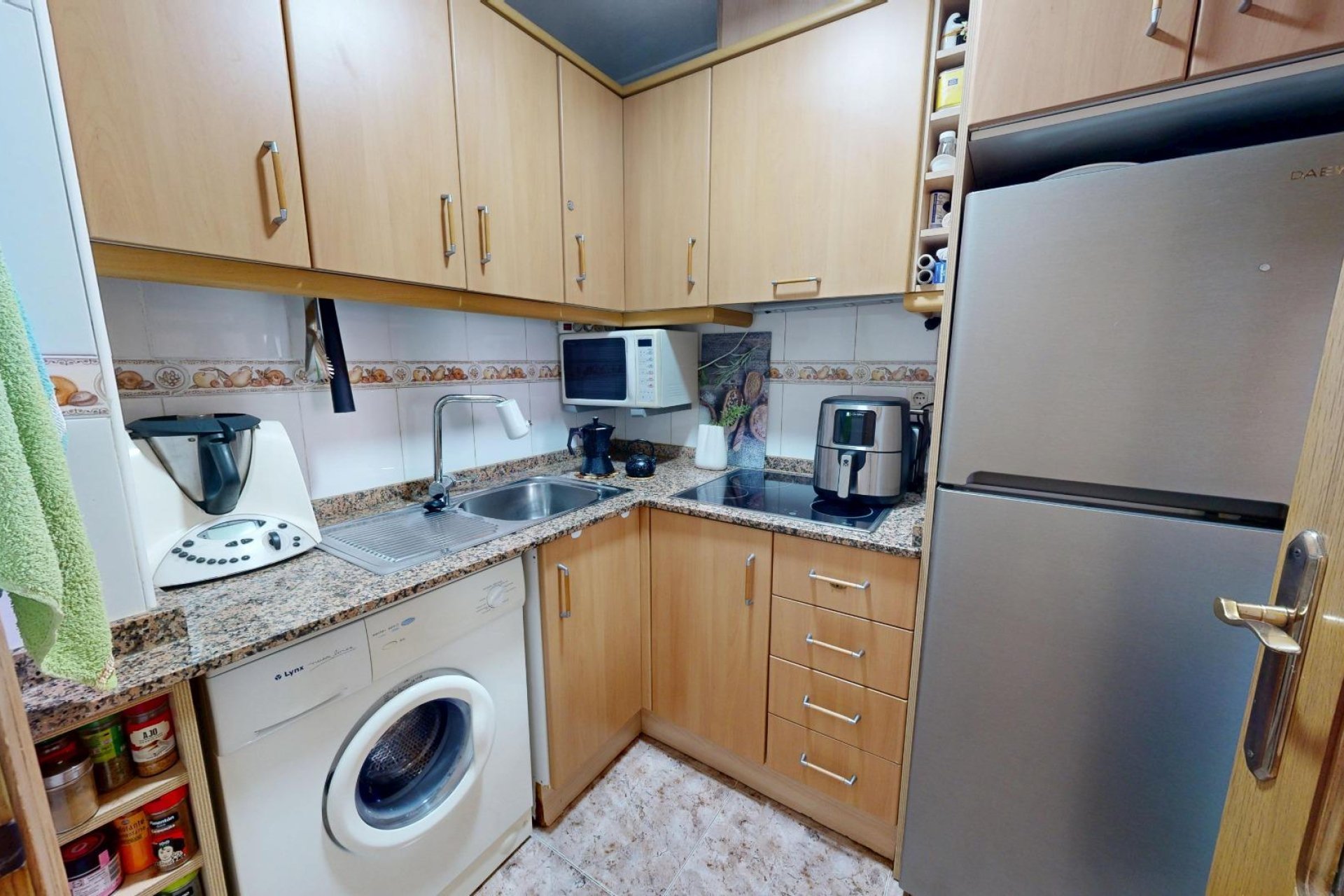 Resale - Apartamento - Torrevieja - Estacion de autobuses