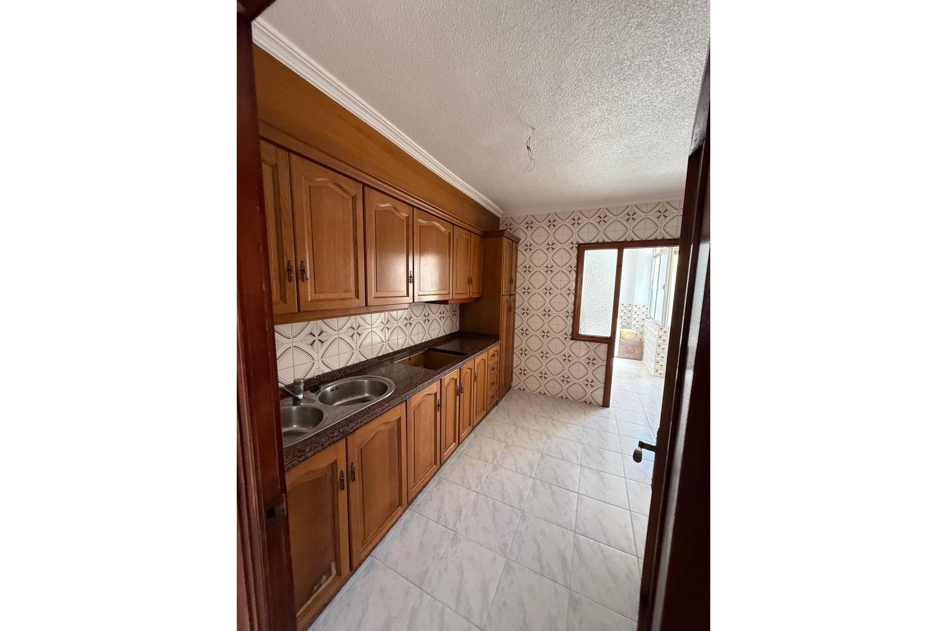 Resale - Apartamento - Torrevieja - Estacion de autobuses