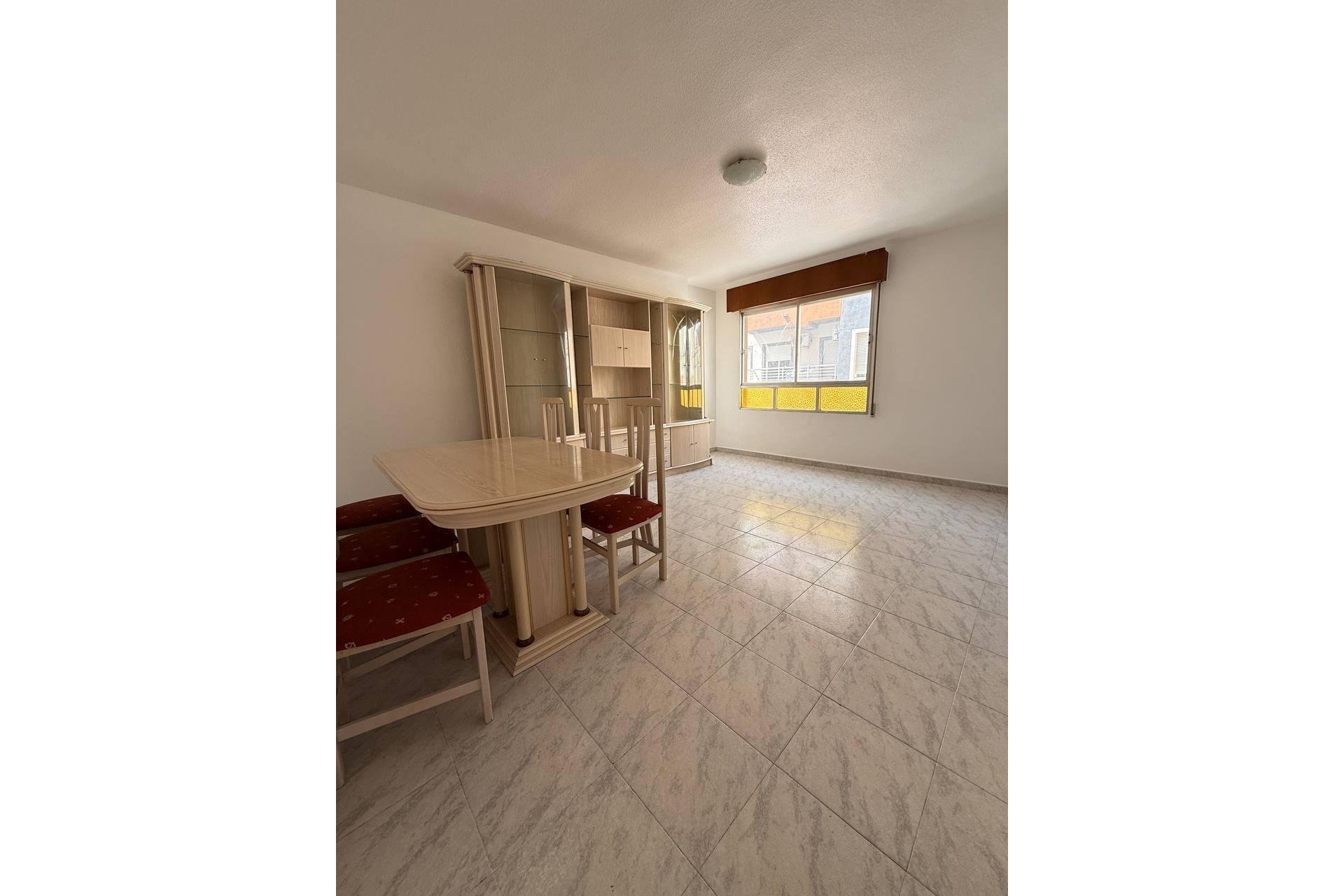 Resale - Apartamento - Torrevieja - Estacion de autobuses