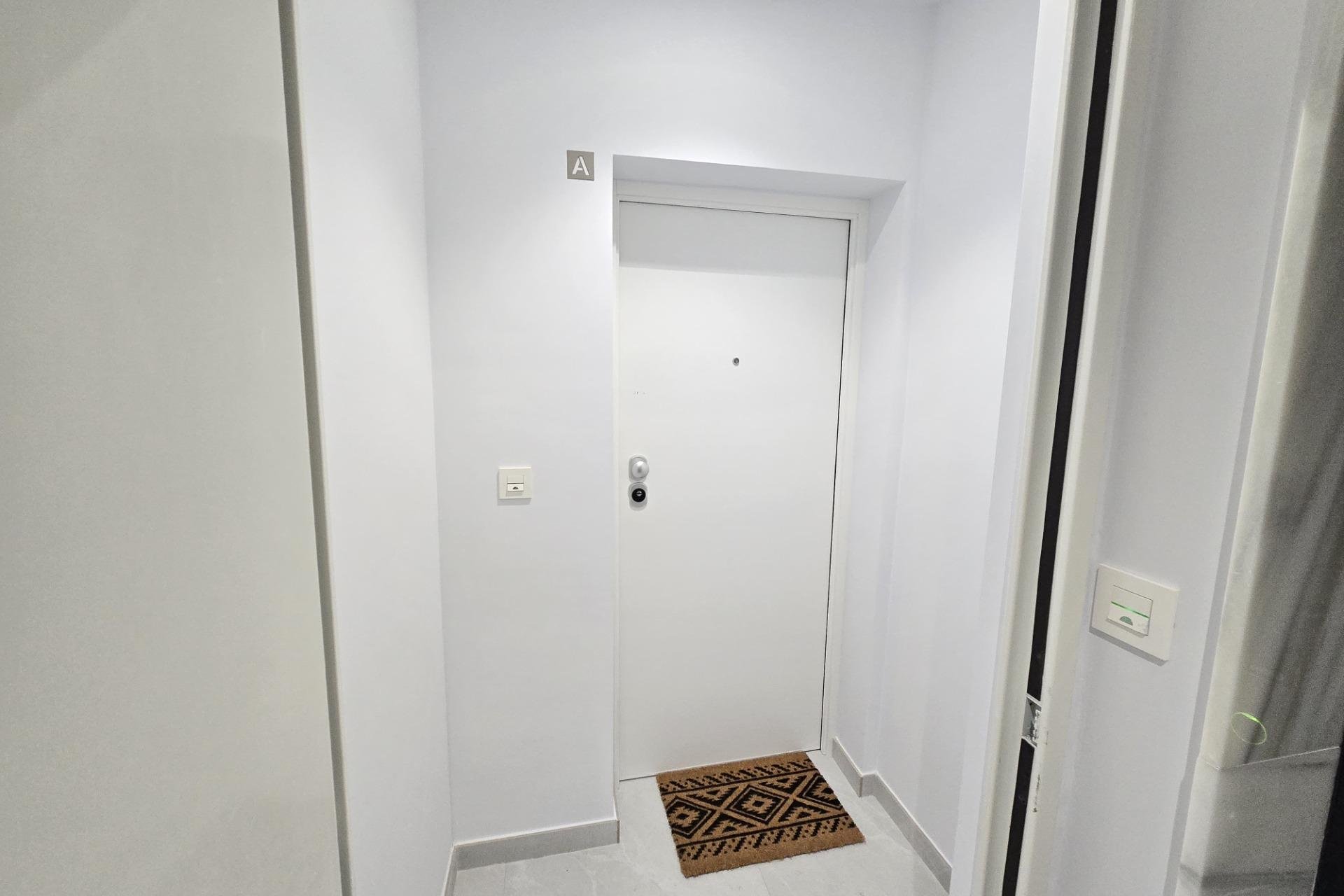 Resale - Apartamento - Torrevieja - Estacion de autobuses