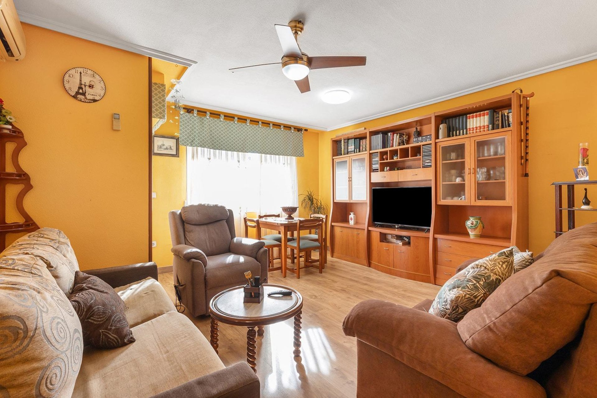 Resale - Apartamento - Torrevieja - Estacion de autobuses