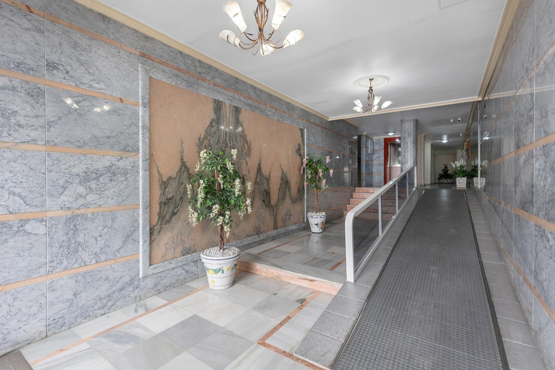 Resale - Apartamento - Torrevieja - Estacion de autobuses