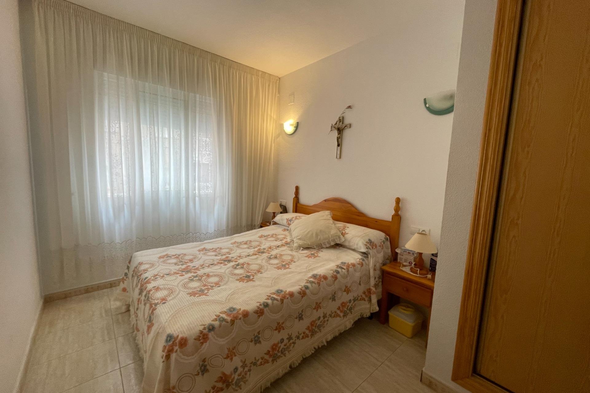 Resale - Apartamento - Torrevieja - Estacion de autobuses