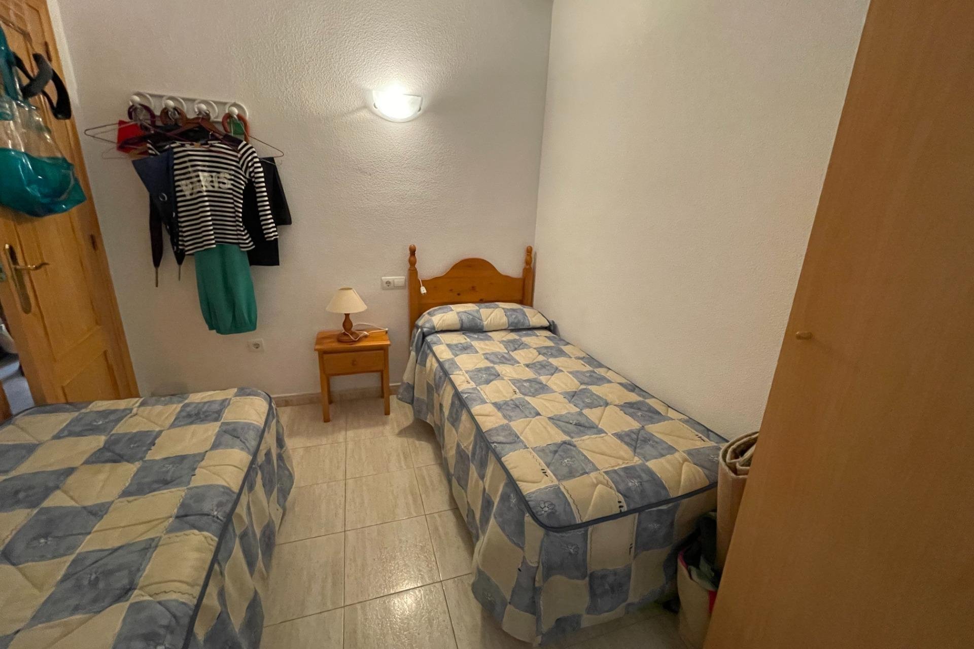 Resale - Apartamento - Torrevieja - Estacion de autobuses