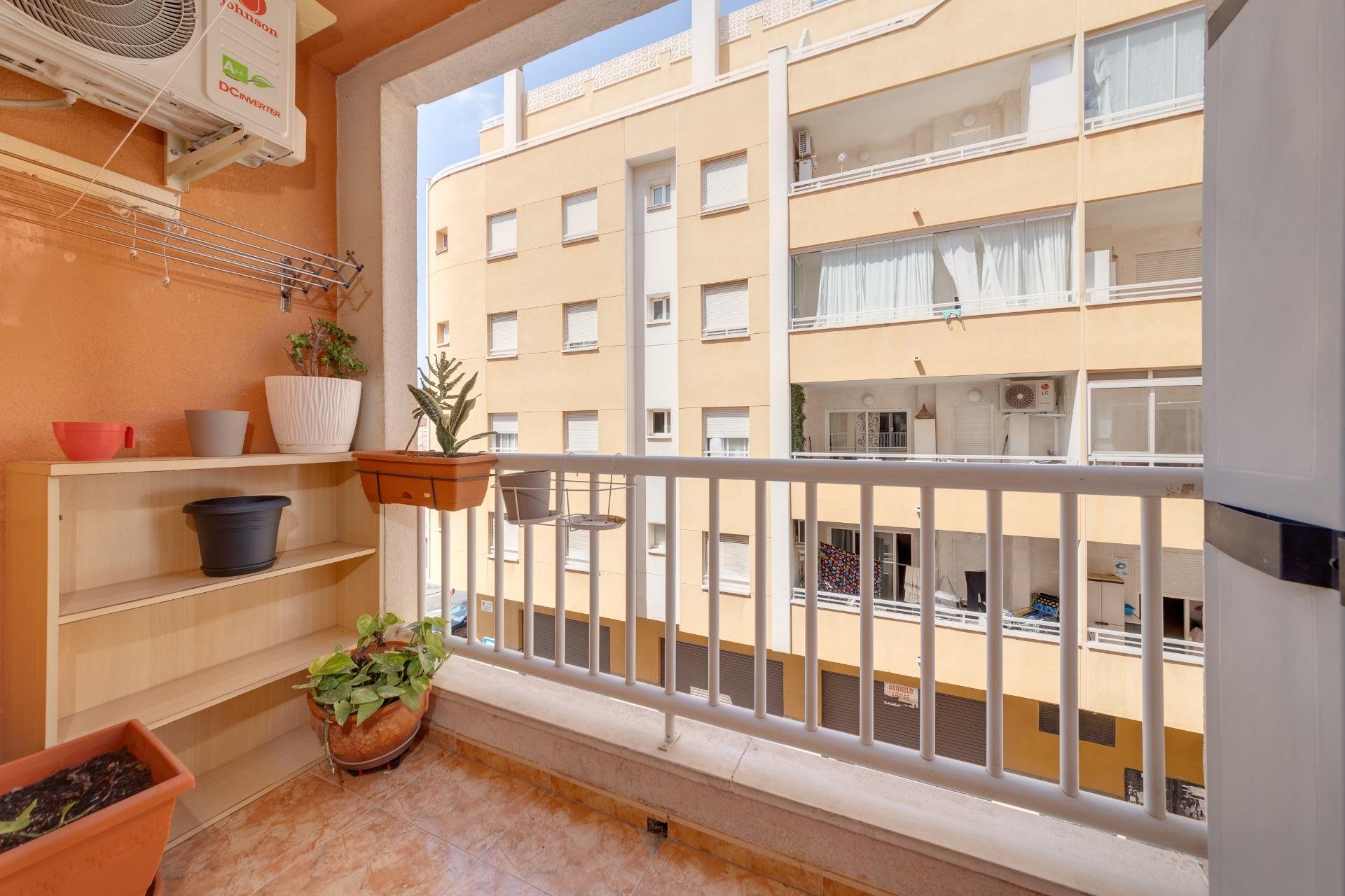 Resale - Apartamento - Torrevieja - Estacion de autobuses