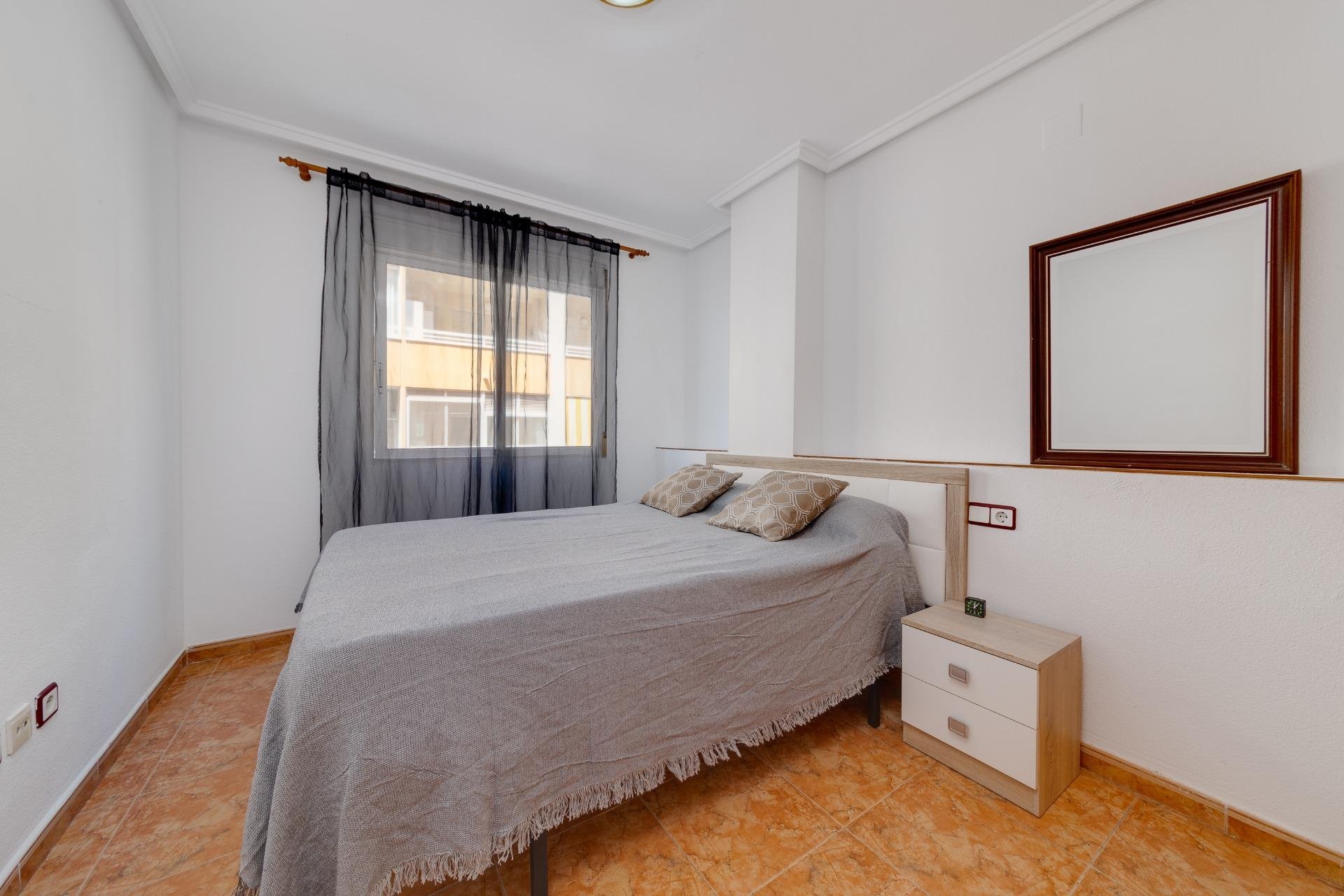 Resale - Apartamento - Torrevieja - Estacion de autobuses