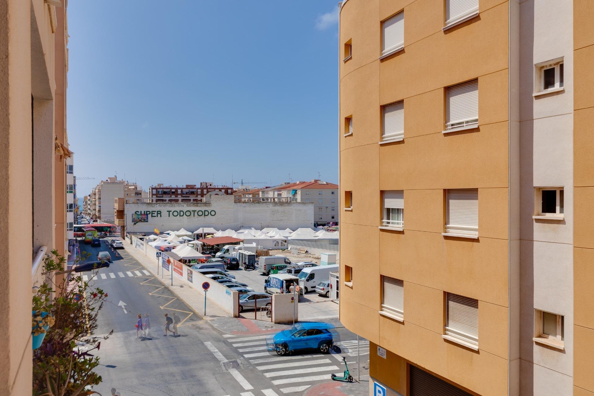 Resale - Apartamento - Torrevieja - Estacion de autobuses