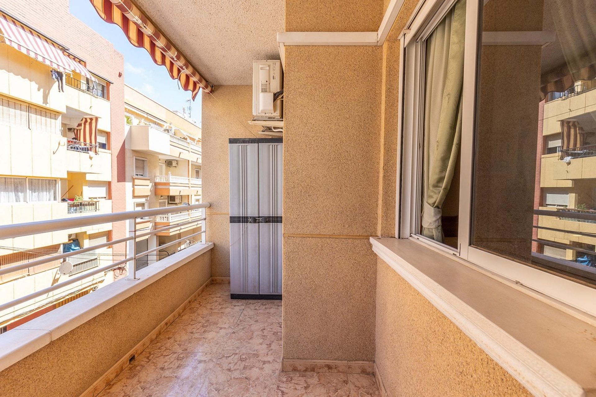 Resale - Apartamento - Torrevieja - Estacion de autobuses