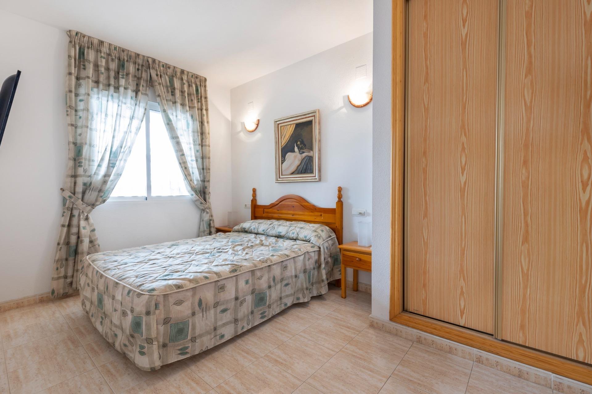 Resale - Apartamento - Torrevieja - Estacion de autobuses