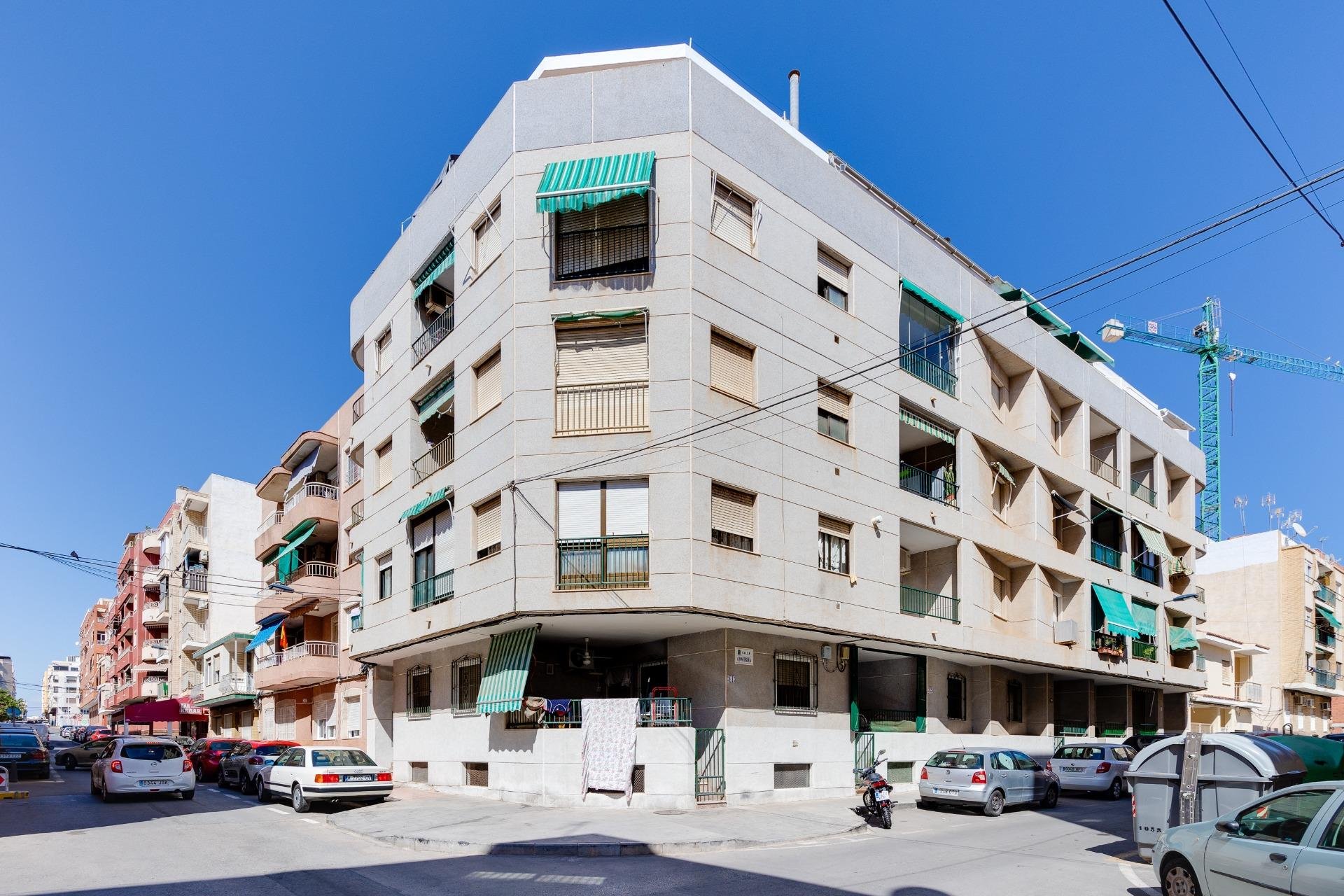 Resale - Apartamento - Torrevieja - Estacion de autobuses