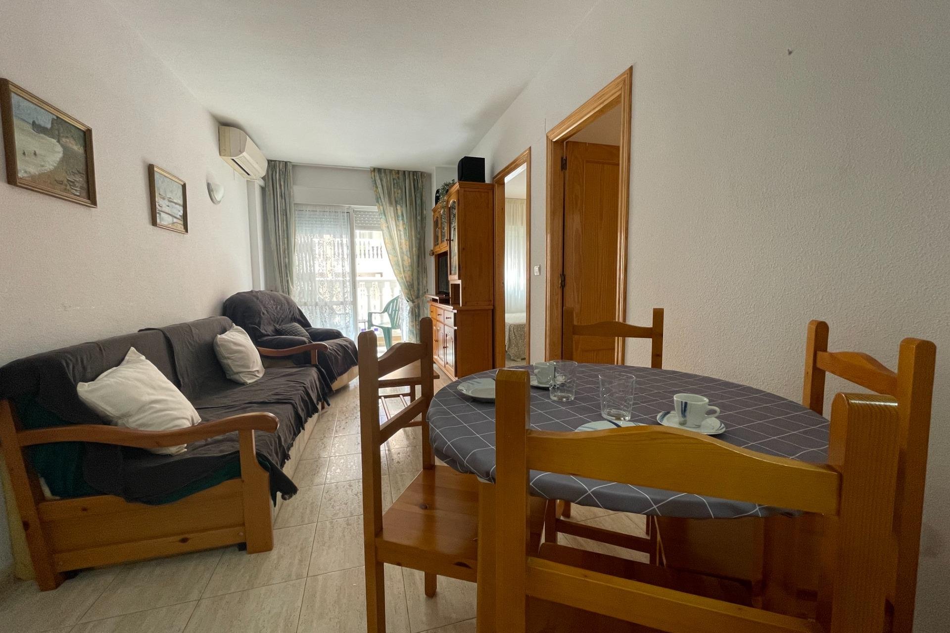 Resale - Apartamento - Torrevieja - Estacion de autobuses