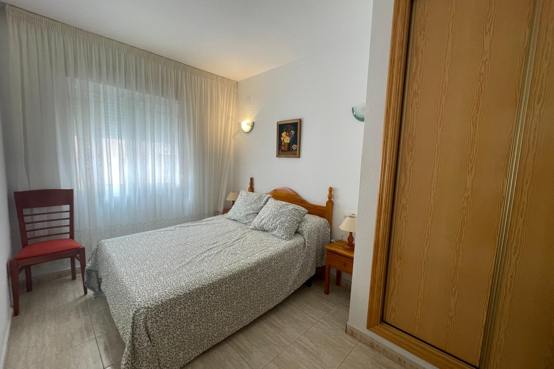 Resale - Apartamento - Torrevieja - Estacion de autobuses