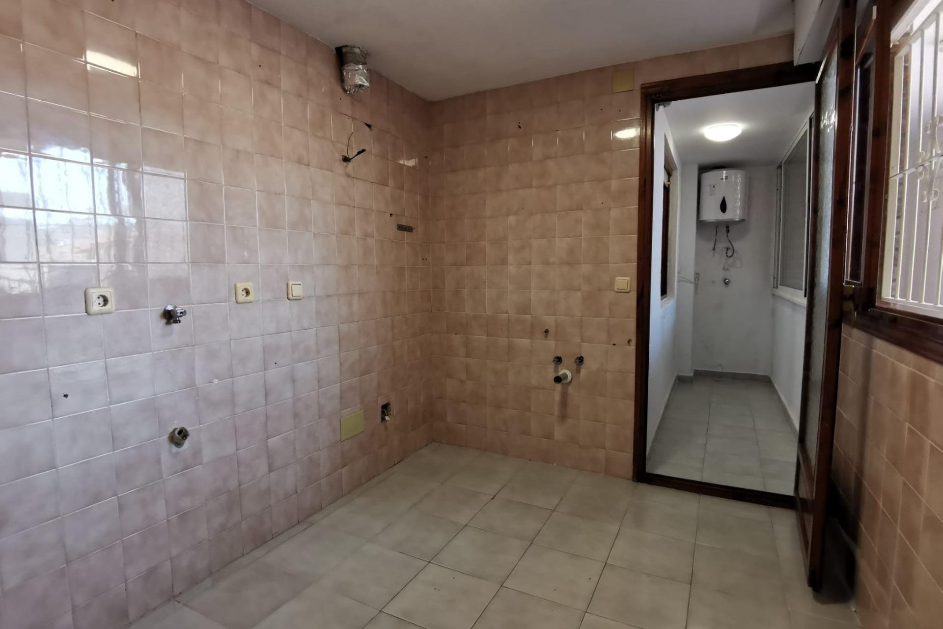 Resale - Apartamento - Torrevieja - Estacion de autobuses