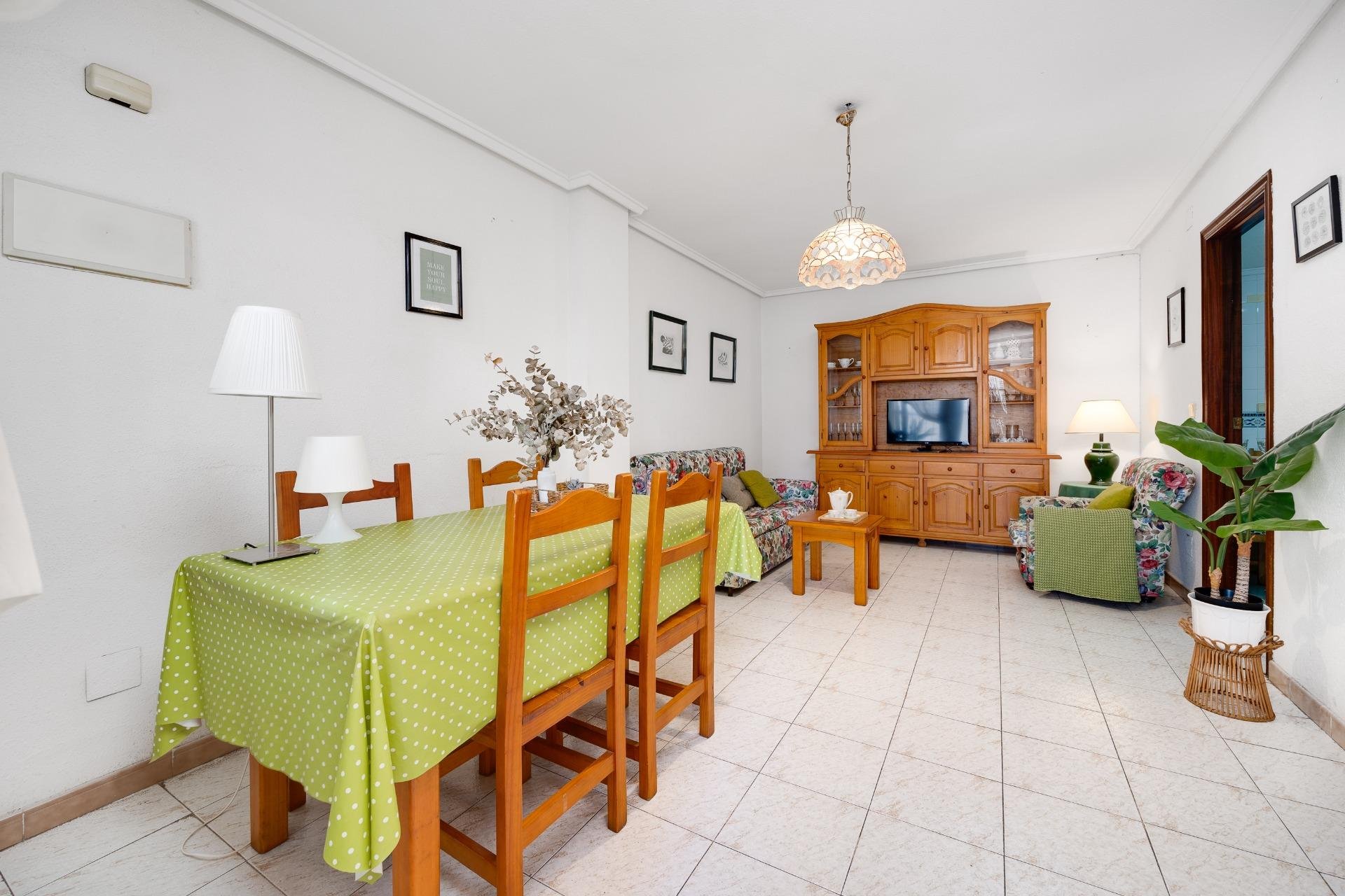 Resale - Apartamento - Torrevieja - Estacion de autobuses