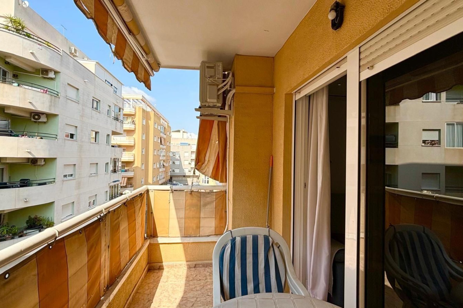 Resale - Apartamento - Torrevieja - Estacion de autobuses