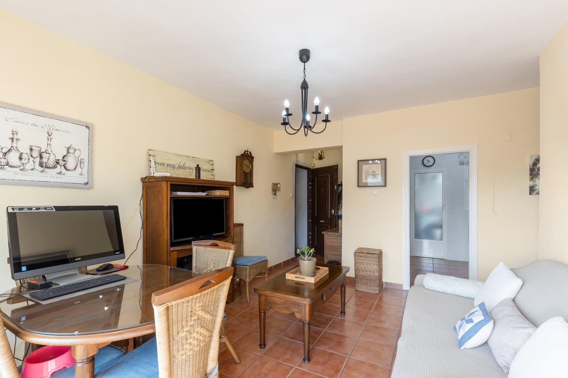 Resale - Apartamento - Torrevieja - Estacion de autobuses