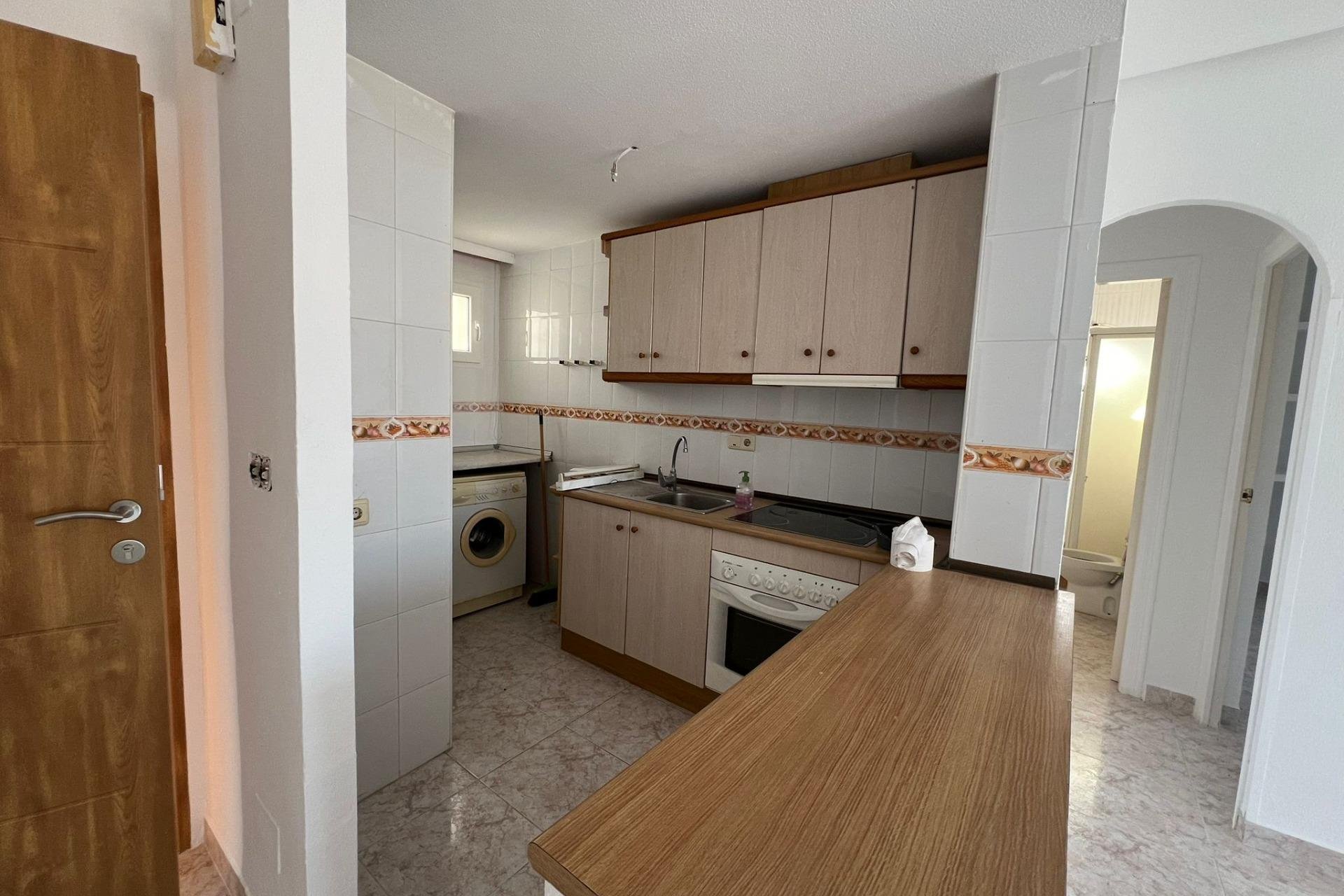 Resale - Apartamento - Torrevieja - Estacion de autobuses