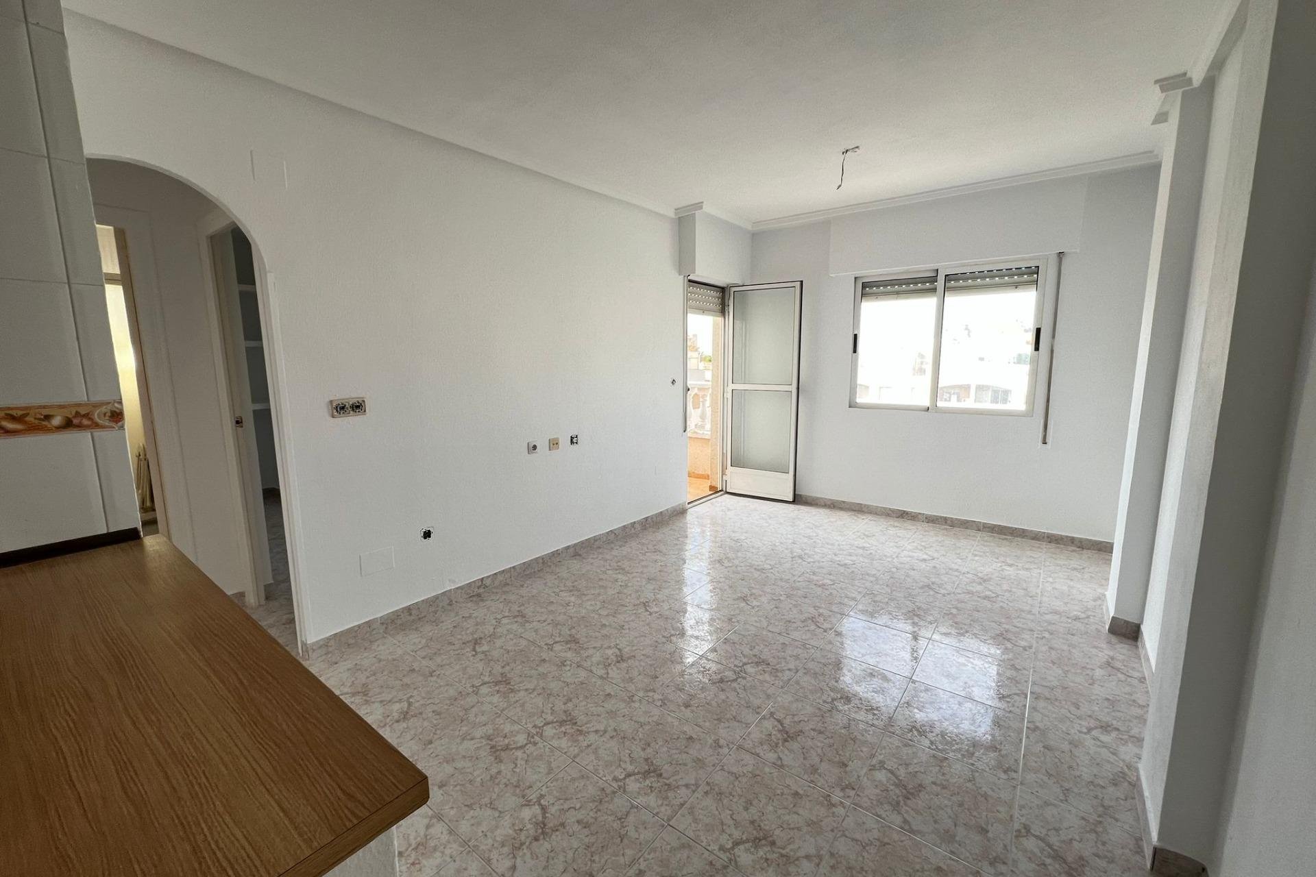 Resale - Apartamento - Torrevieja - Estacion de autobuses