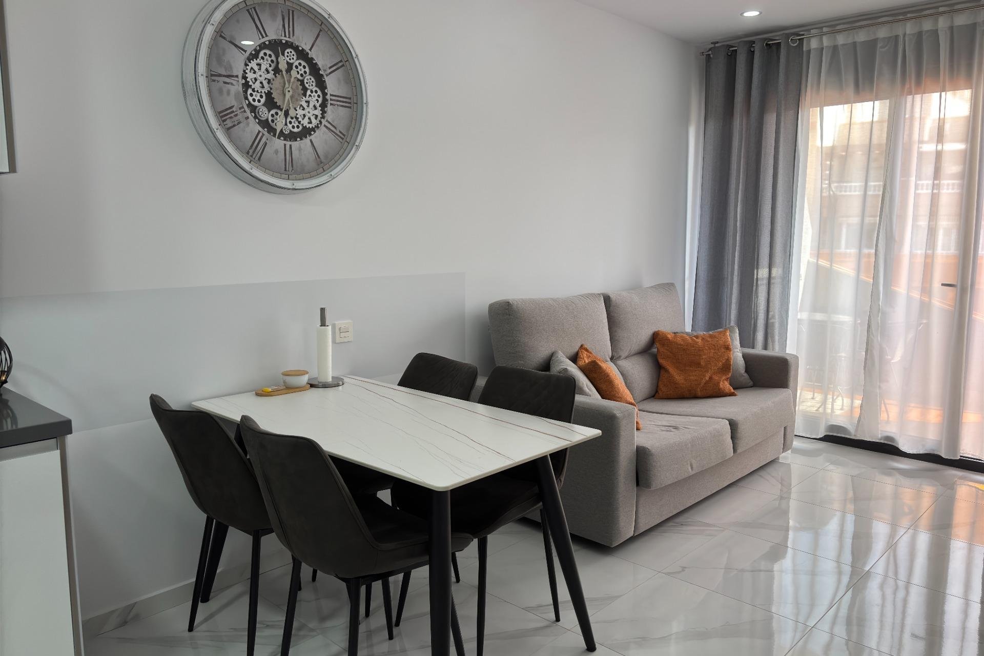 Resale - Apartamento - Torrevieja - Habaneras