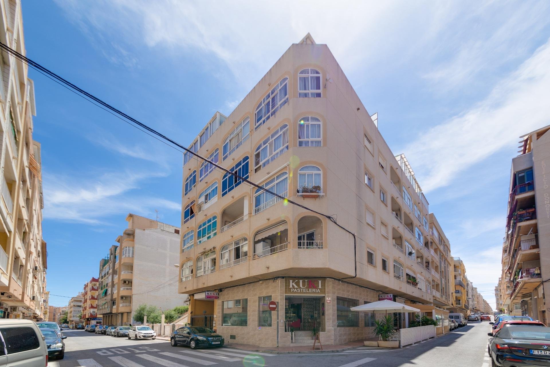 Resale - Apartamento - Torrevieja - Habaneras