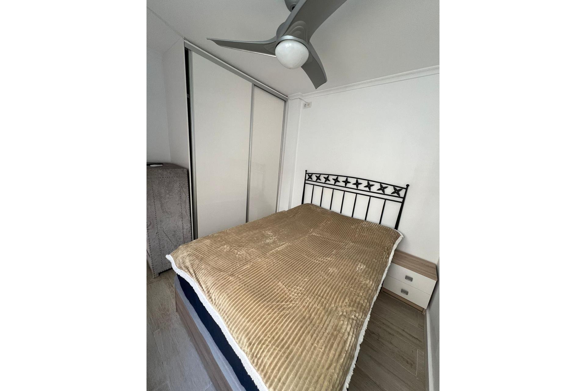 Resale - Apartamento - Torrevieja - La Mata pueblo