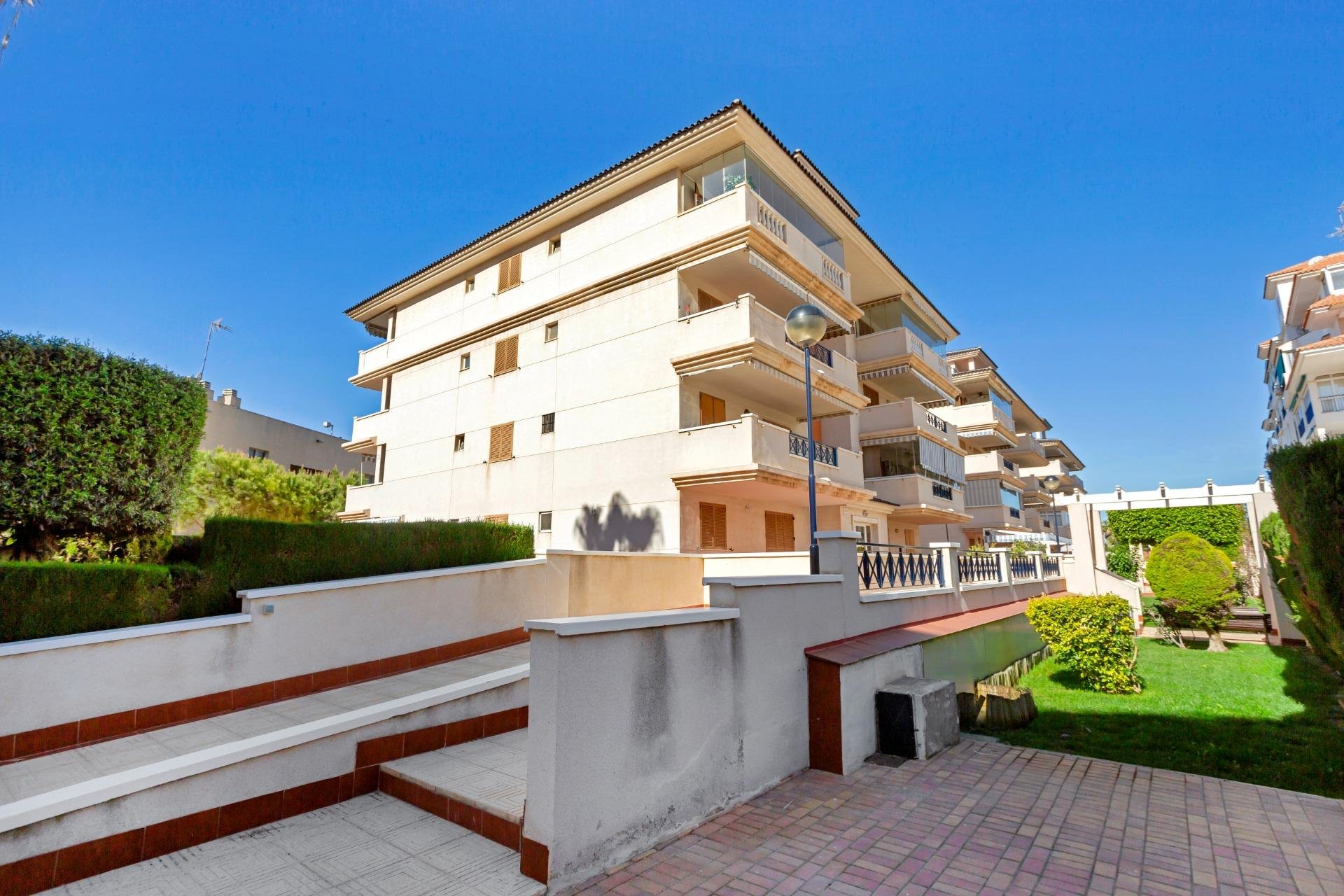 Resale - Apartamento - Torrevieja - La Mata