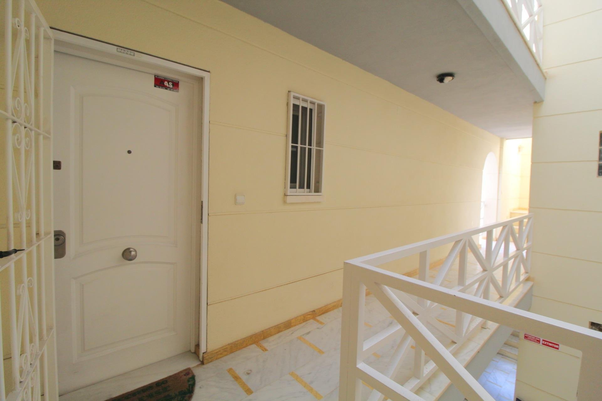 Resale - Apartamento - Torrevieja - La veleta