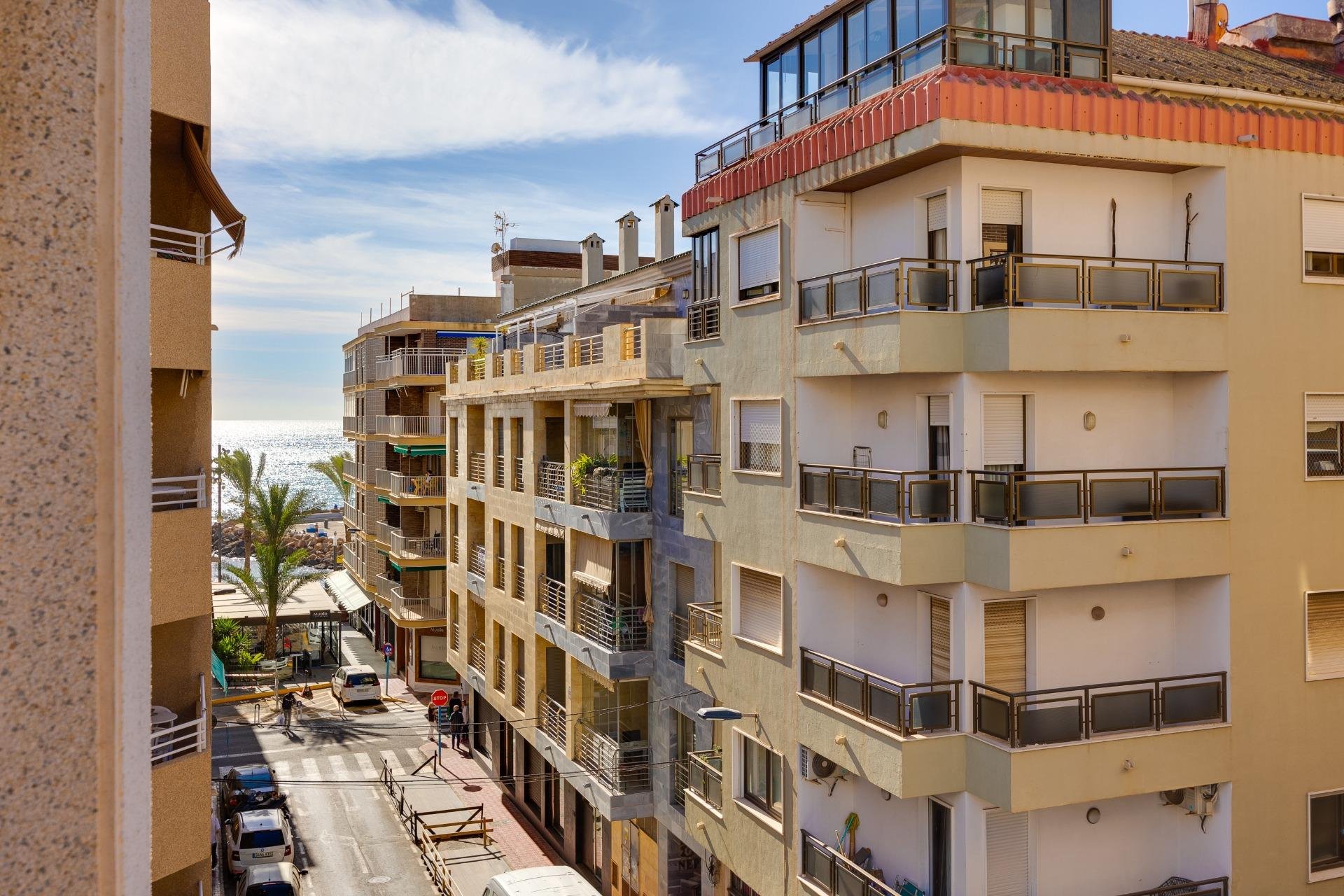 Resale - Apartamento - Torrevieja - Las Piscinas Naturales
