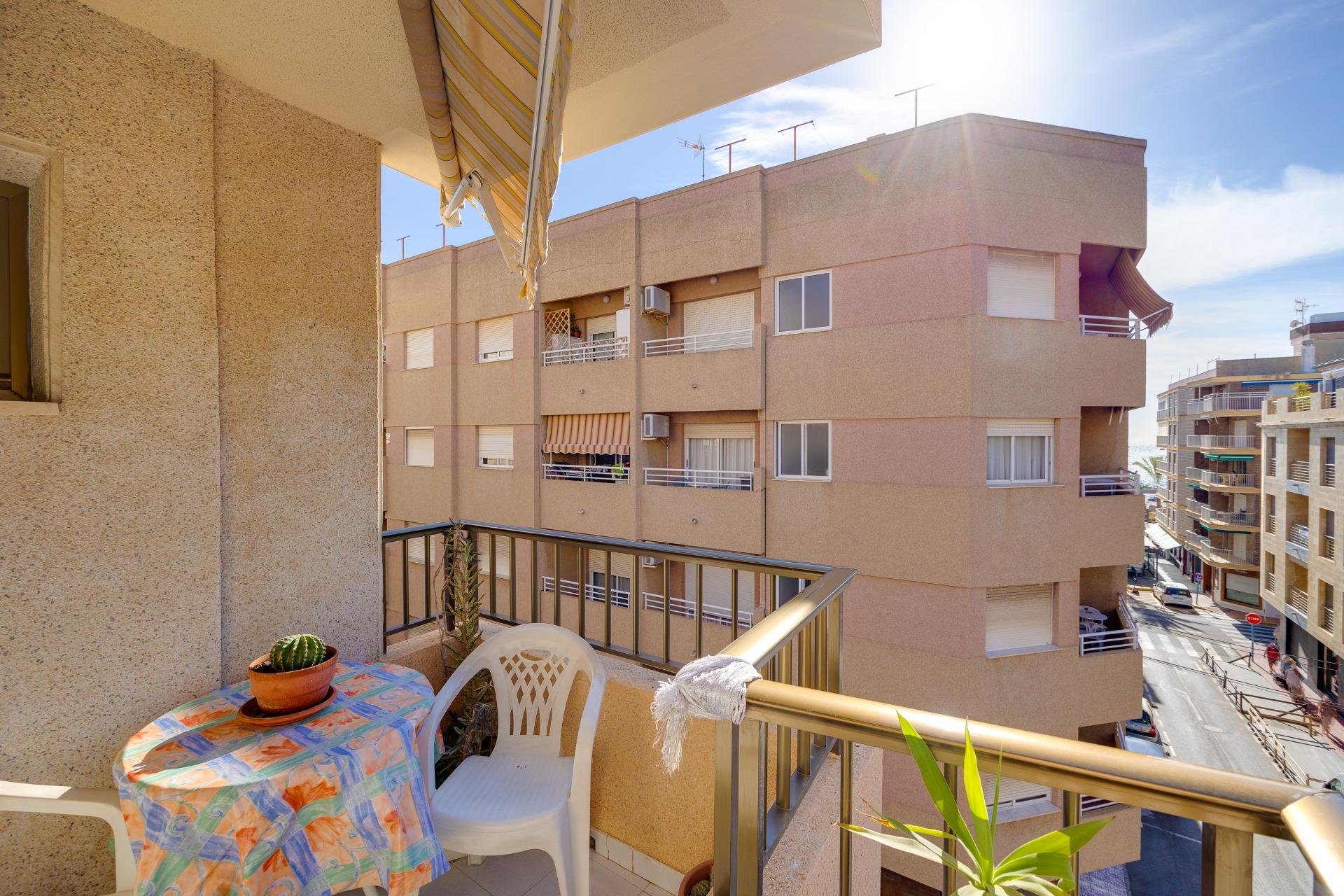 Resale - Apartamento - Torrevieja - Las Piscinas Naturales