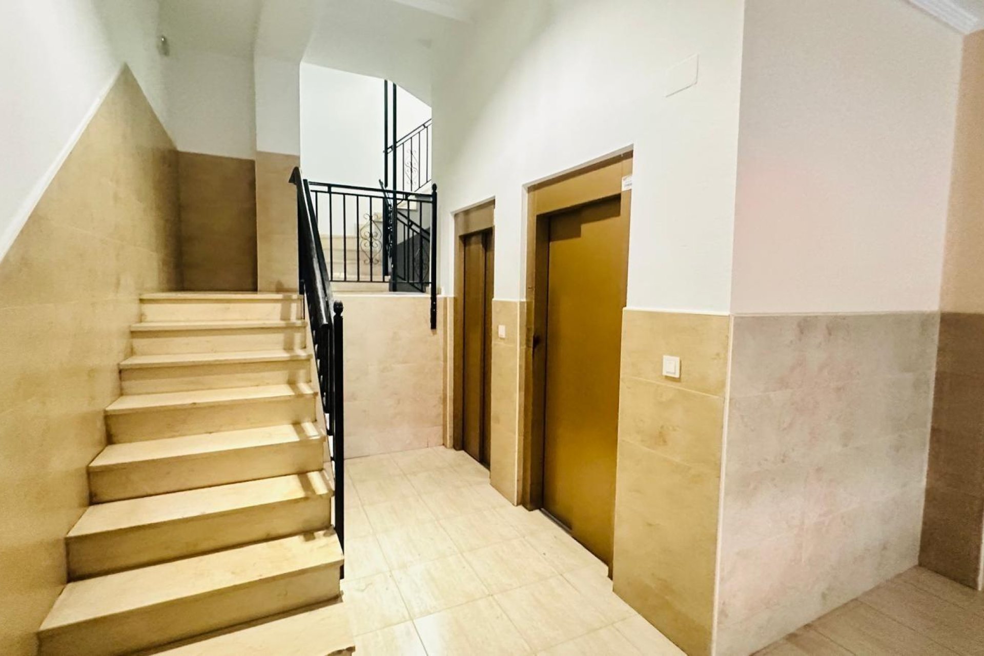 Resale - Apartamento - Torrevieja - Nueva Torrevieja