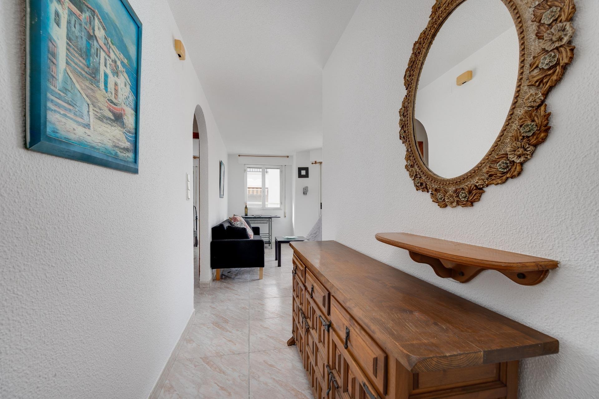 Resale - Apartamento - Torrevieja - Paseo maritimo
