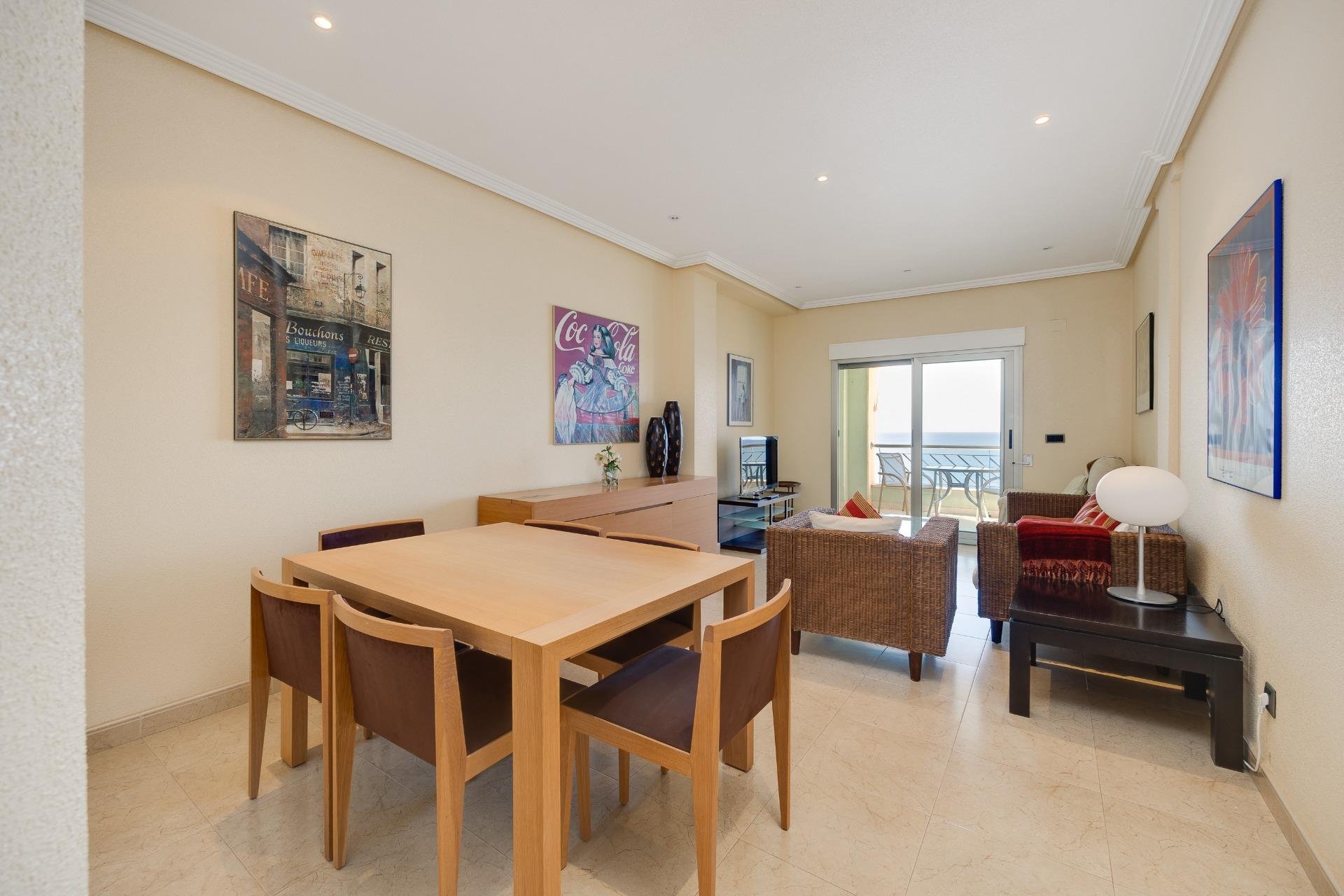 Resale - Apartamento - Torrevieja - Paseo maritimo