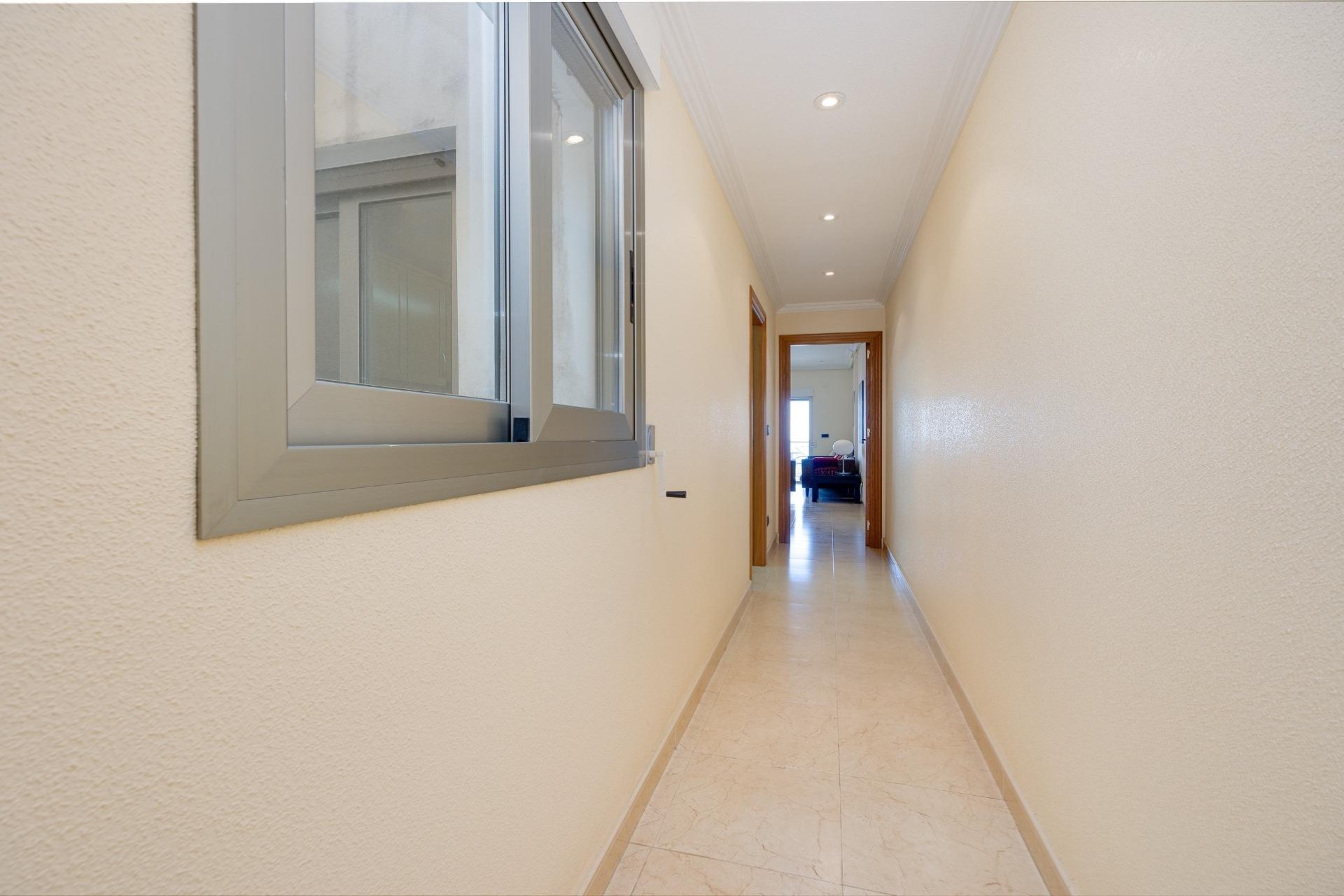 Resale - Apartamento - Torrevieja - Paseo maritimo