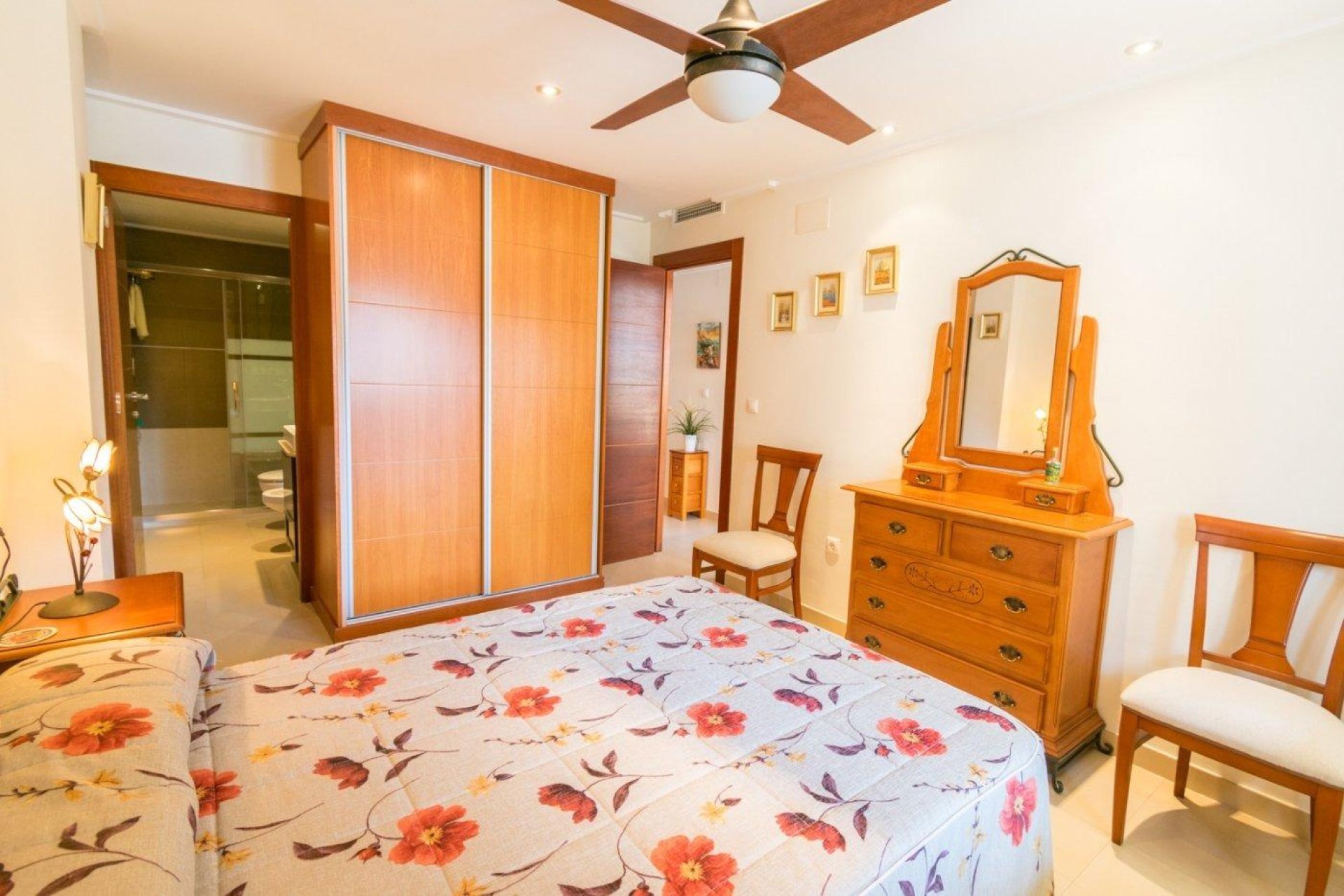 Resale - Apartamento - Torrevieja - Paseo maritimo