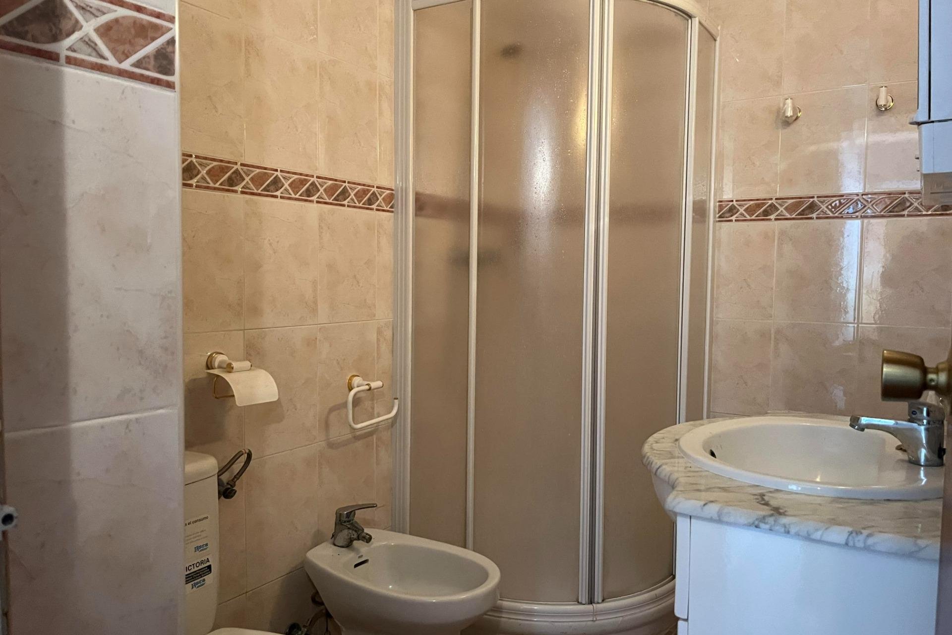 Resale - Apartamento - Torrevieja - Paseo maritimo