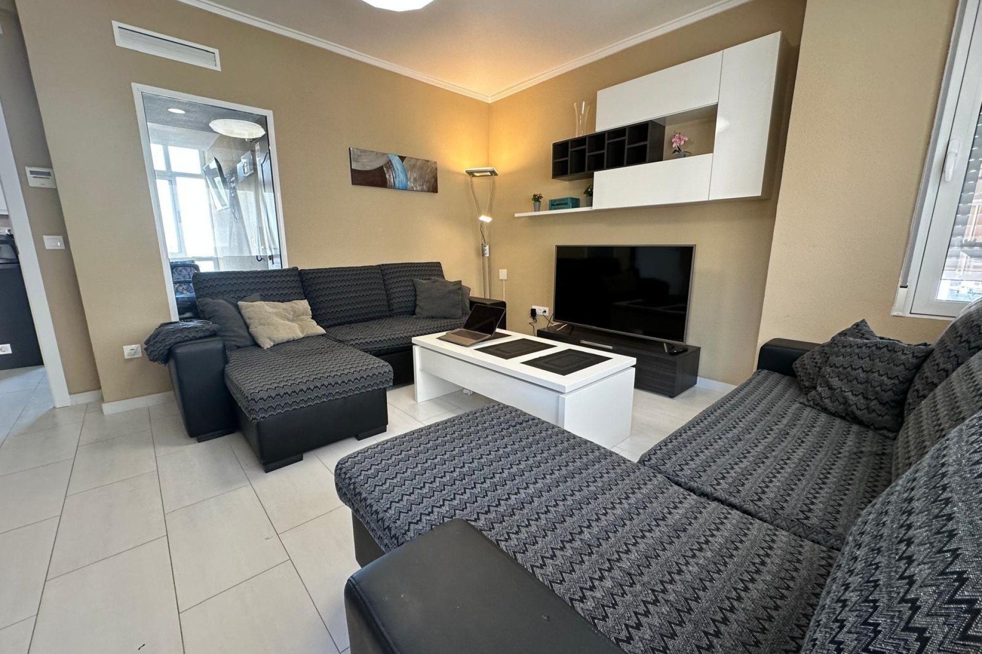 Resale - Apartamento - Torrevieja - Paseo maritimo