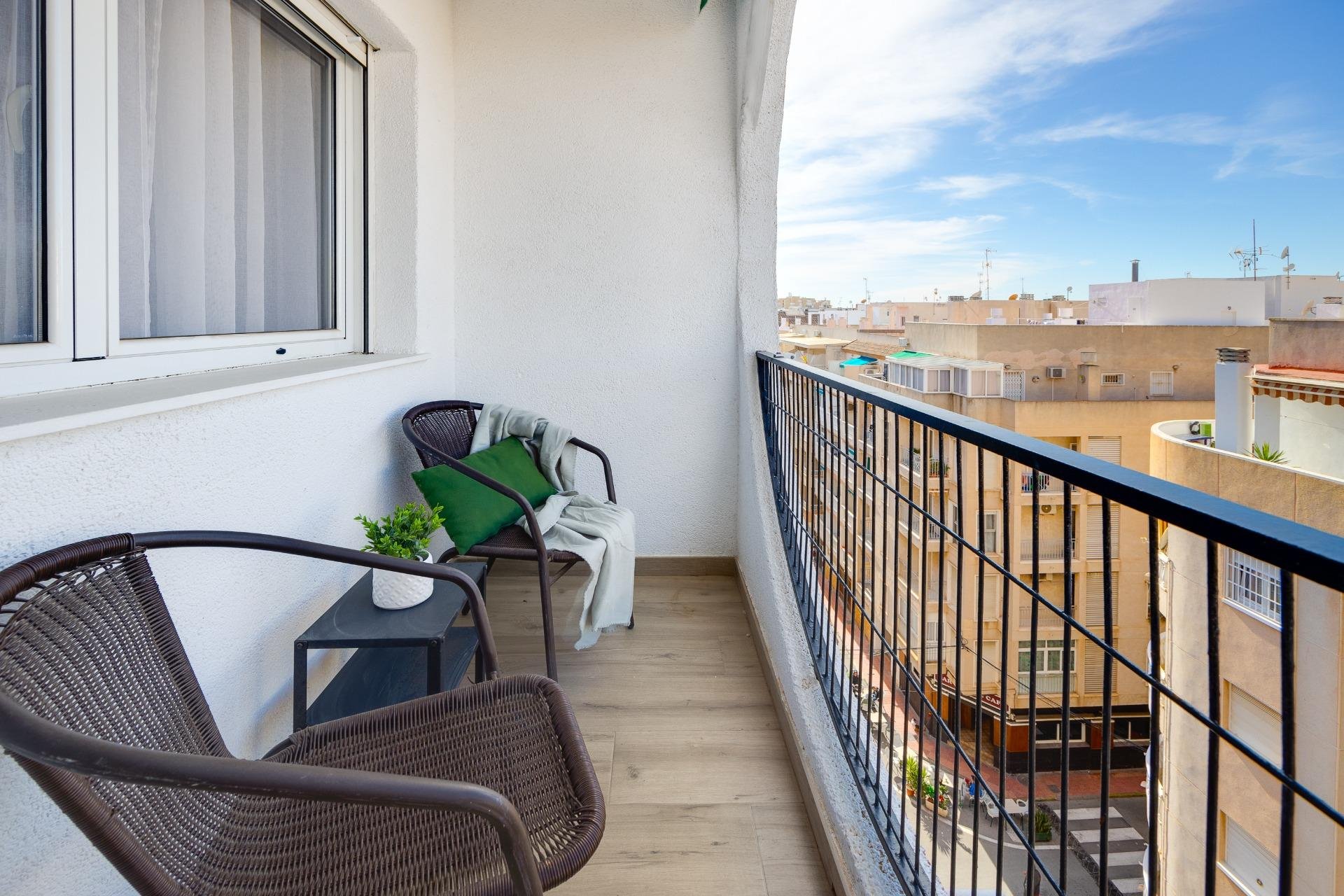 Resale - Apartamento - Torrevieja - Playa de los Locos