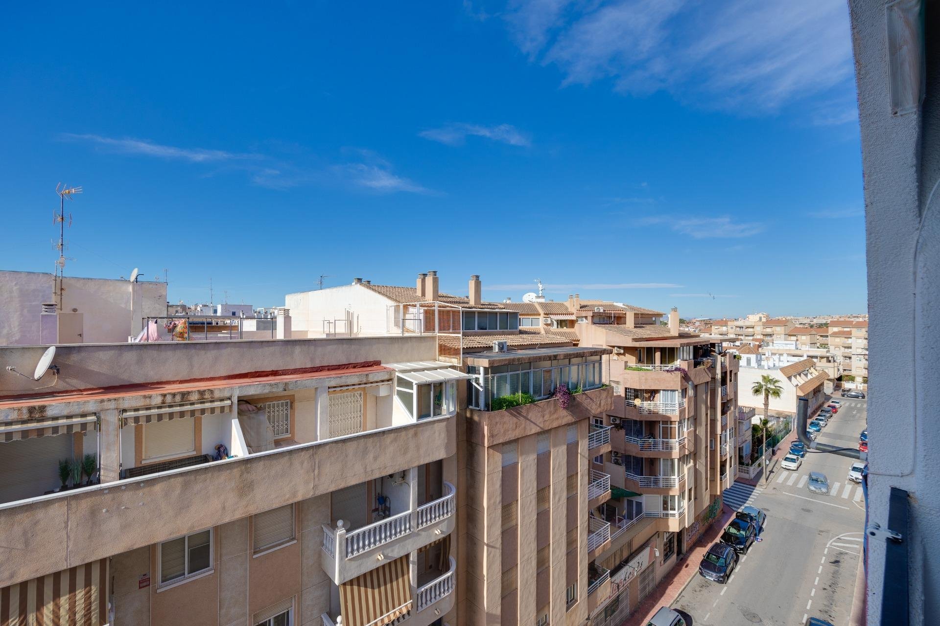 Resale - Apartamento - Torrevieja - Playa de los Locos